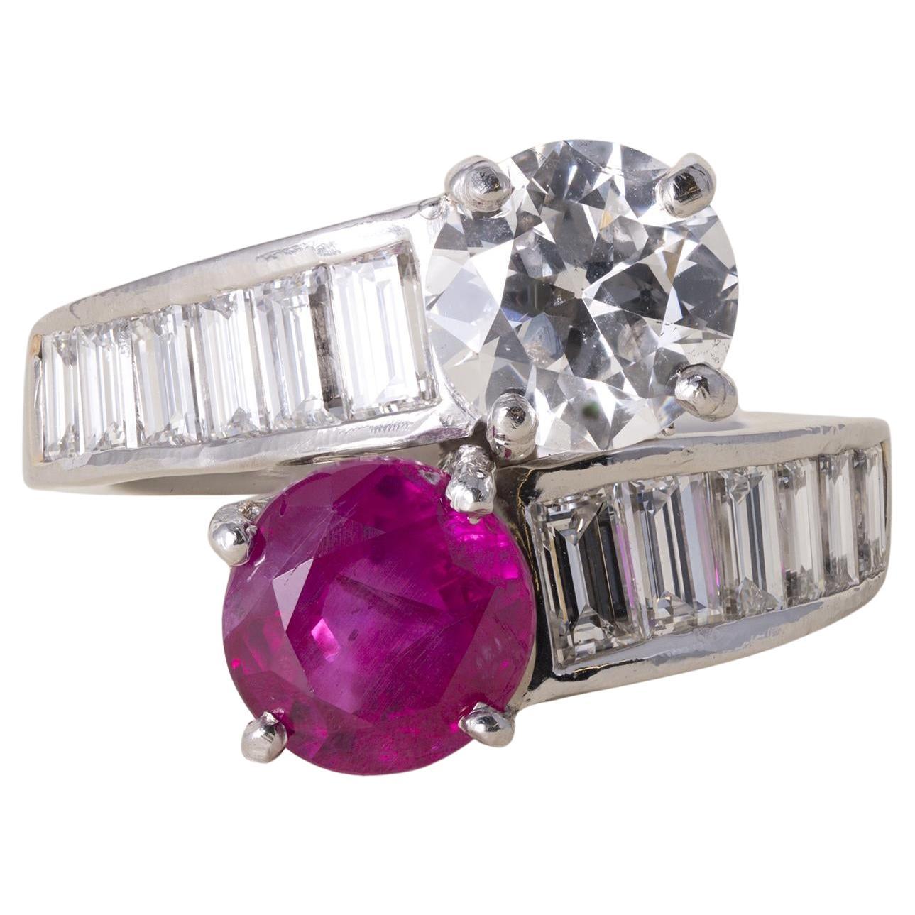 En vente :  Bague Toi et Moi en platine vintage 2.37ct Burma Ruby No Heat 1.42ct Diamond Toi et Moi
