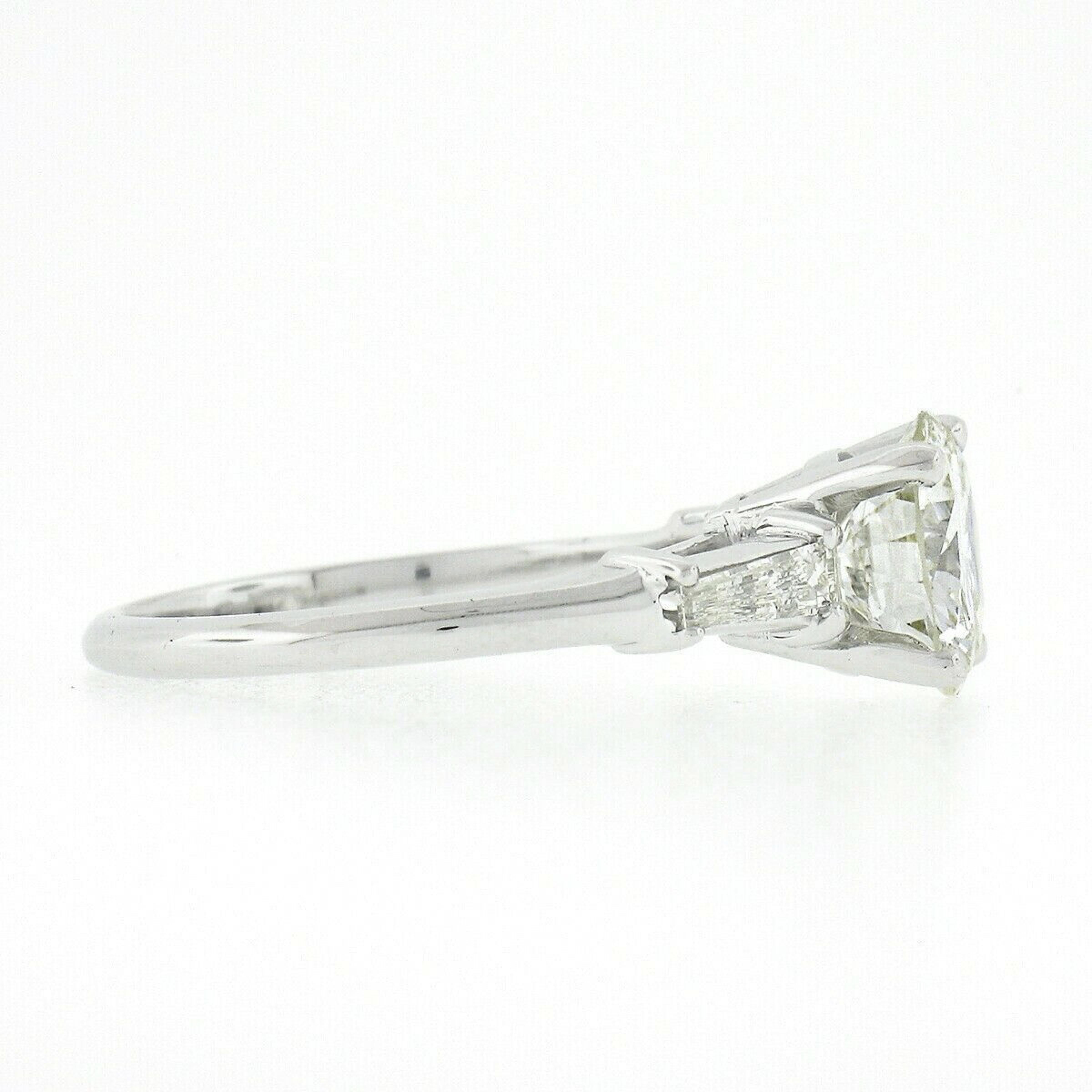 Verlobungsring, Platin 2,4 Karat GIA runder Diamant Solitär Baguette seitlich Damen