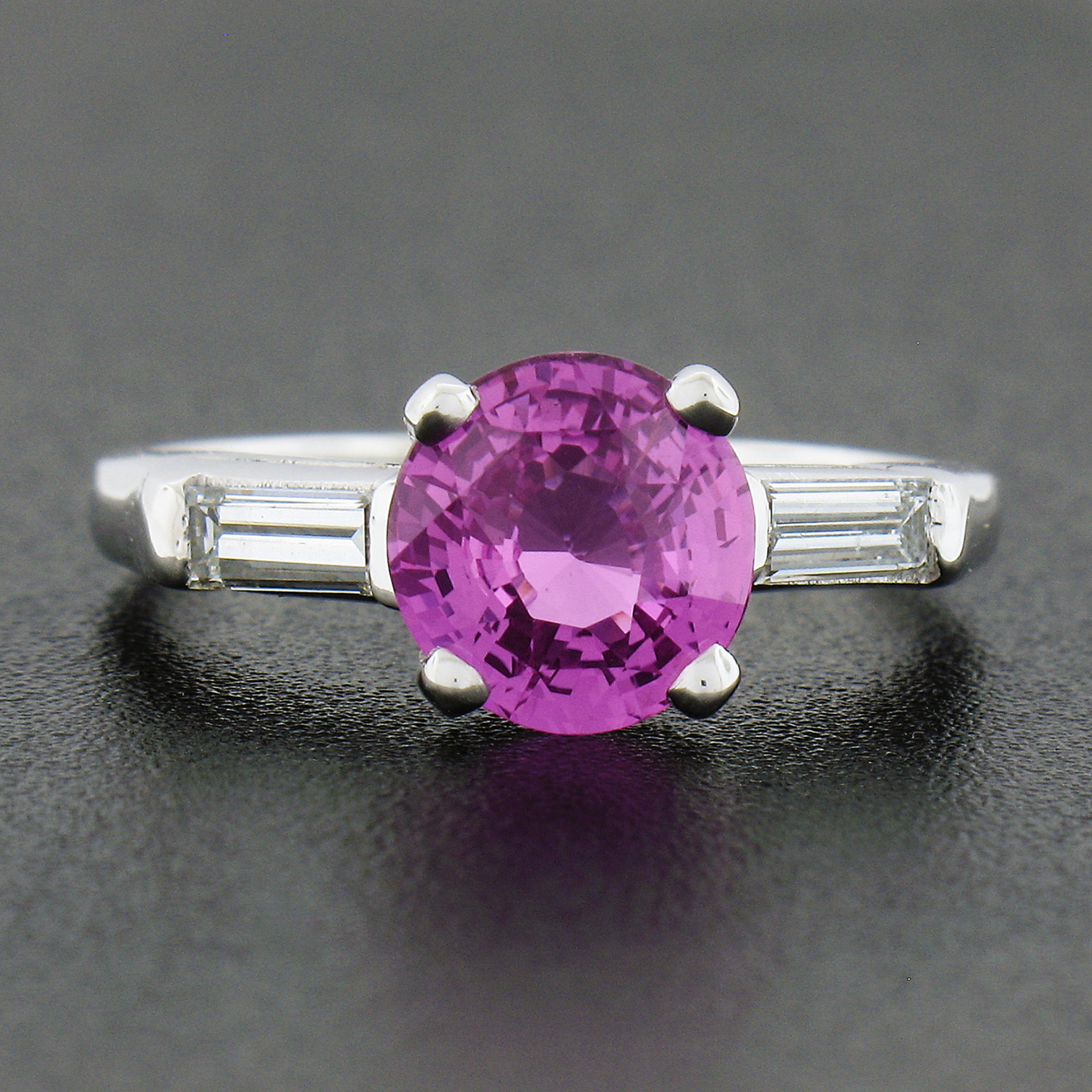 Bague vintage en platine avec saphir rose-violet rond de 2,51 carats certifié GIA sans chaleur et diamants Pour femmes en vente