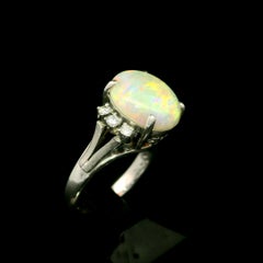 Bague Classic en platine 2.51ctw Oval Opal & Diamond Accents
