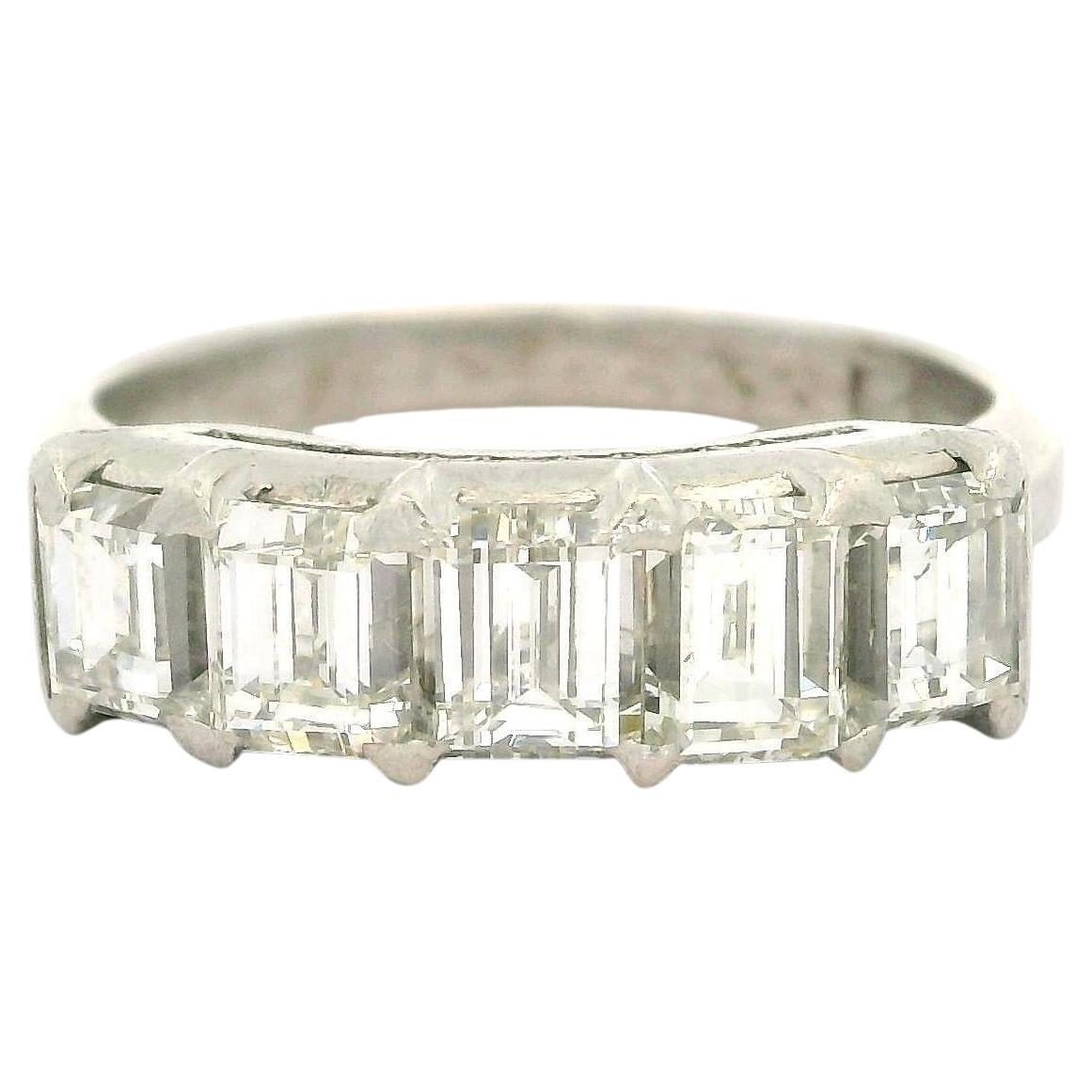 Anillo vintage de platino con 5 diamantes rectangulares de talla escalonada de 2,55 quilates