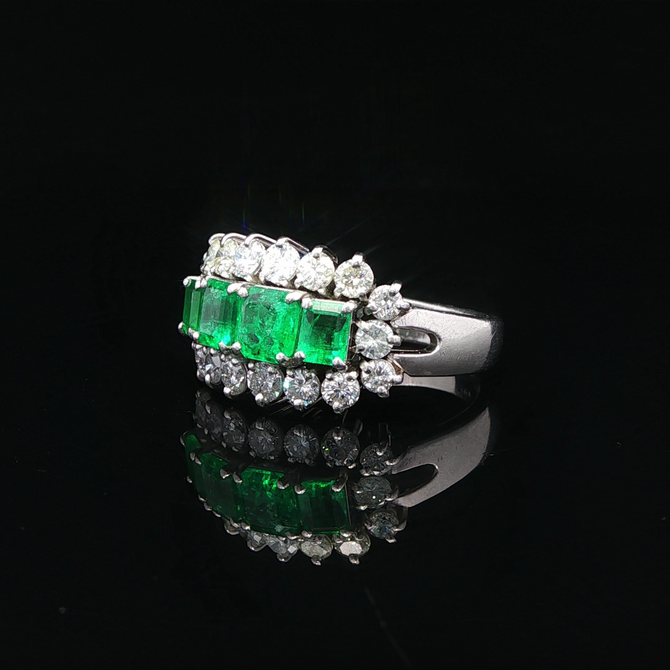 Vintage Platin 2,66ctw abgestufte Smaragde & Diamant Frame Band Ring im Angebot 5