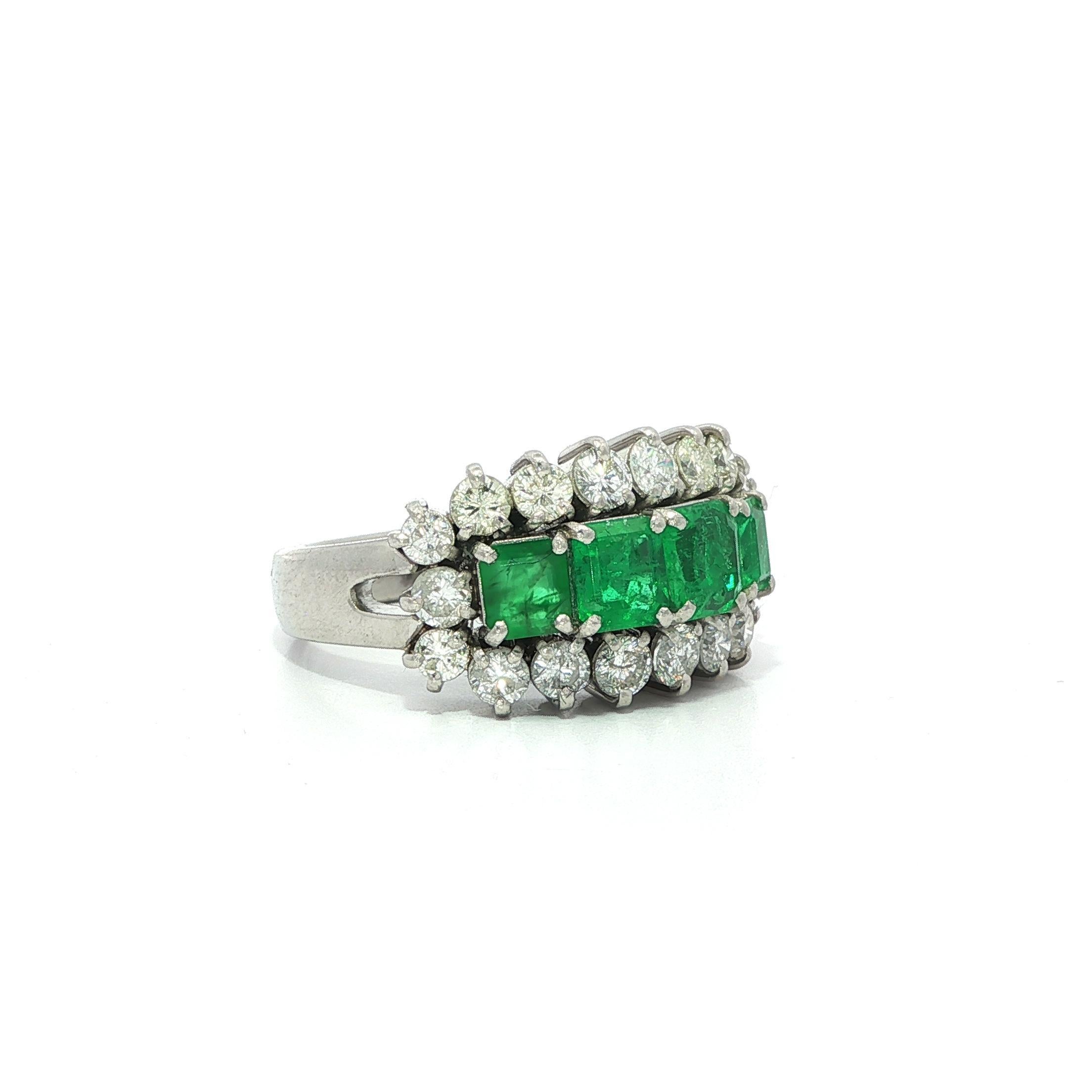 Vintage Platin 2,66ctw abgestufte Smaragde & Diamant Frame Band Ring (Smaragdschliff) im Angebot