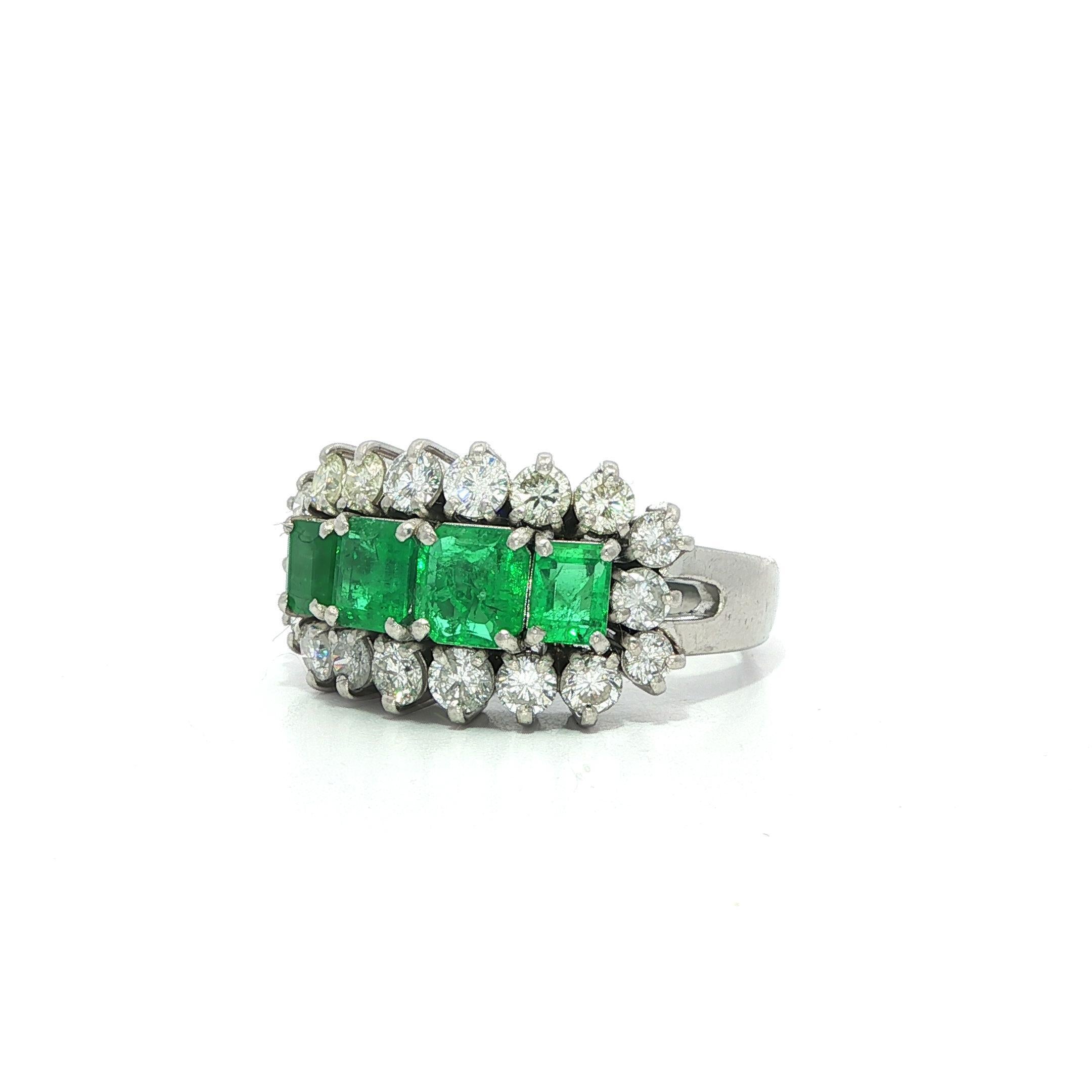 Vintage Platin 2,66ctw abgestufte Smaragde & Diamant Frame Band Ring im Zustand „Hervorragend“ im Angebot in Montclair, NJ