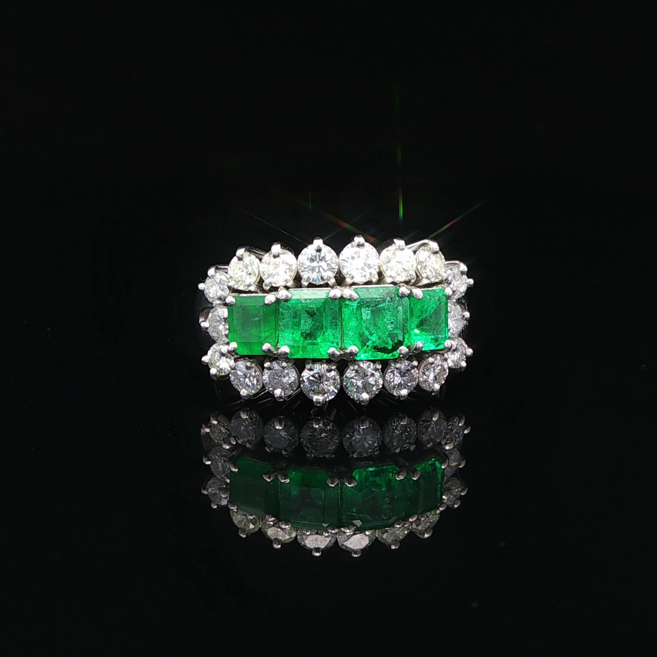 Vintage Platin 2,66ctw abgestufte Smaragde & Diamant Frame Band Ring im Angebot 3