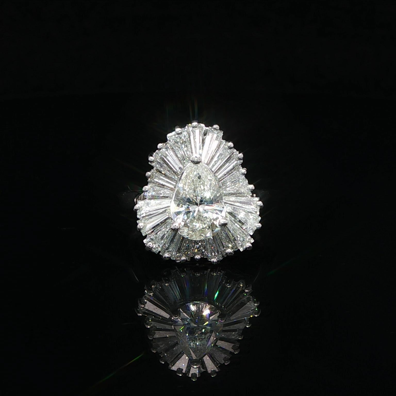 Vintage Platinum 2.94ct Pear & Baguette Diamond Ballerina Ring-dant Ring Pendant For Sale 1