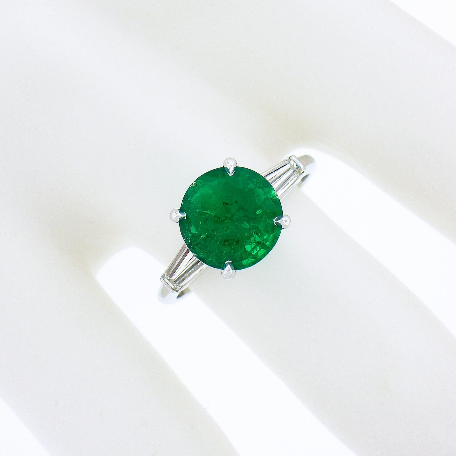 Round Cut Vintage Platinum 3.04ctw GIA Round Brilliant Green Emerald Baguette Diamond Ring For Sale