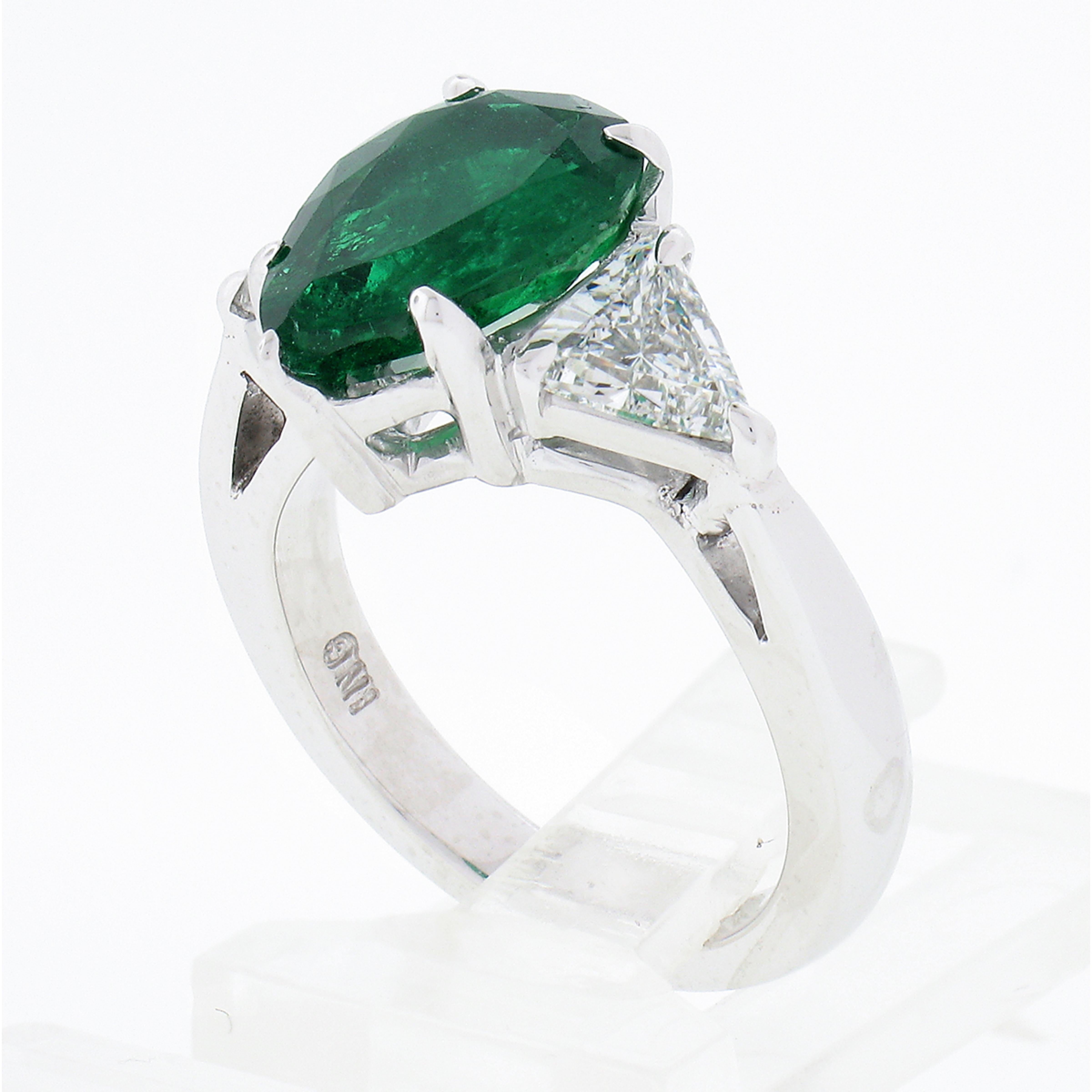 Vintage Platinum 3.18ctw GIA Pear Green Emerald w/ Trillion Diamond 3 Stone Ring In Good Condition For Sale In Montclair, NJ