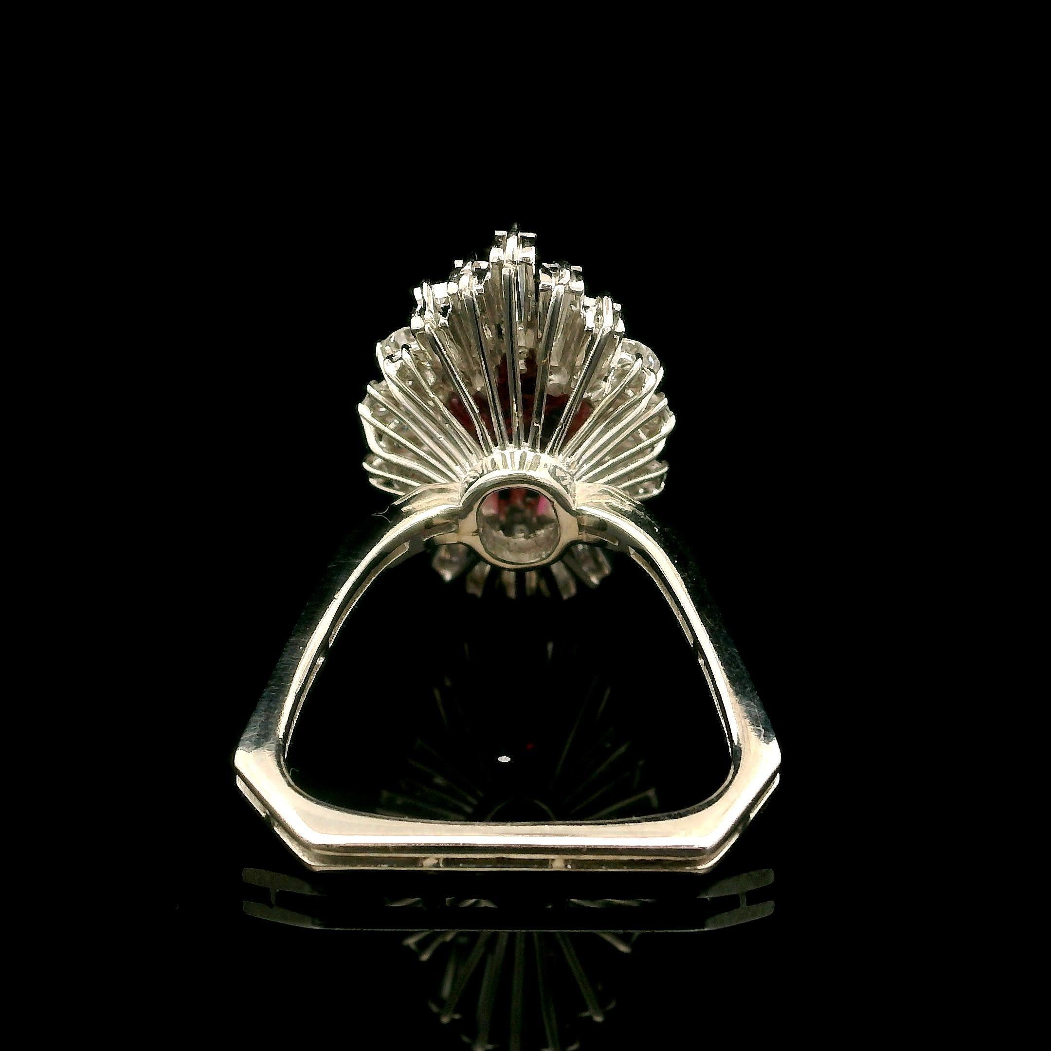 Anillo de cóctel largo tipo bailarina vintage de platino con 3,80 ctw de rubíes y diamantes GIA en Excelente Estado en Montclair, NJ