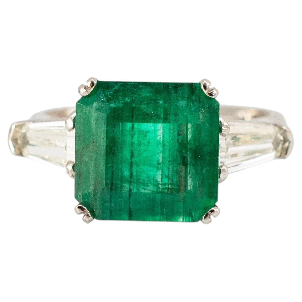 Vintage Platinum 4.35ctw Gia Green Emerald Diamond Three Stone Cocktail Ring