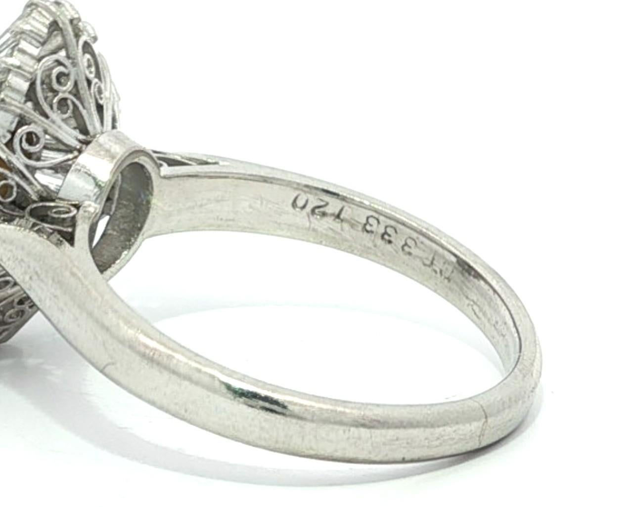 Anillo Bailarina Ondulado Cabujón Ojo de Gato con Blanco de Diamante de Platino Vintage de 4,53 ct en venta 6