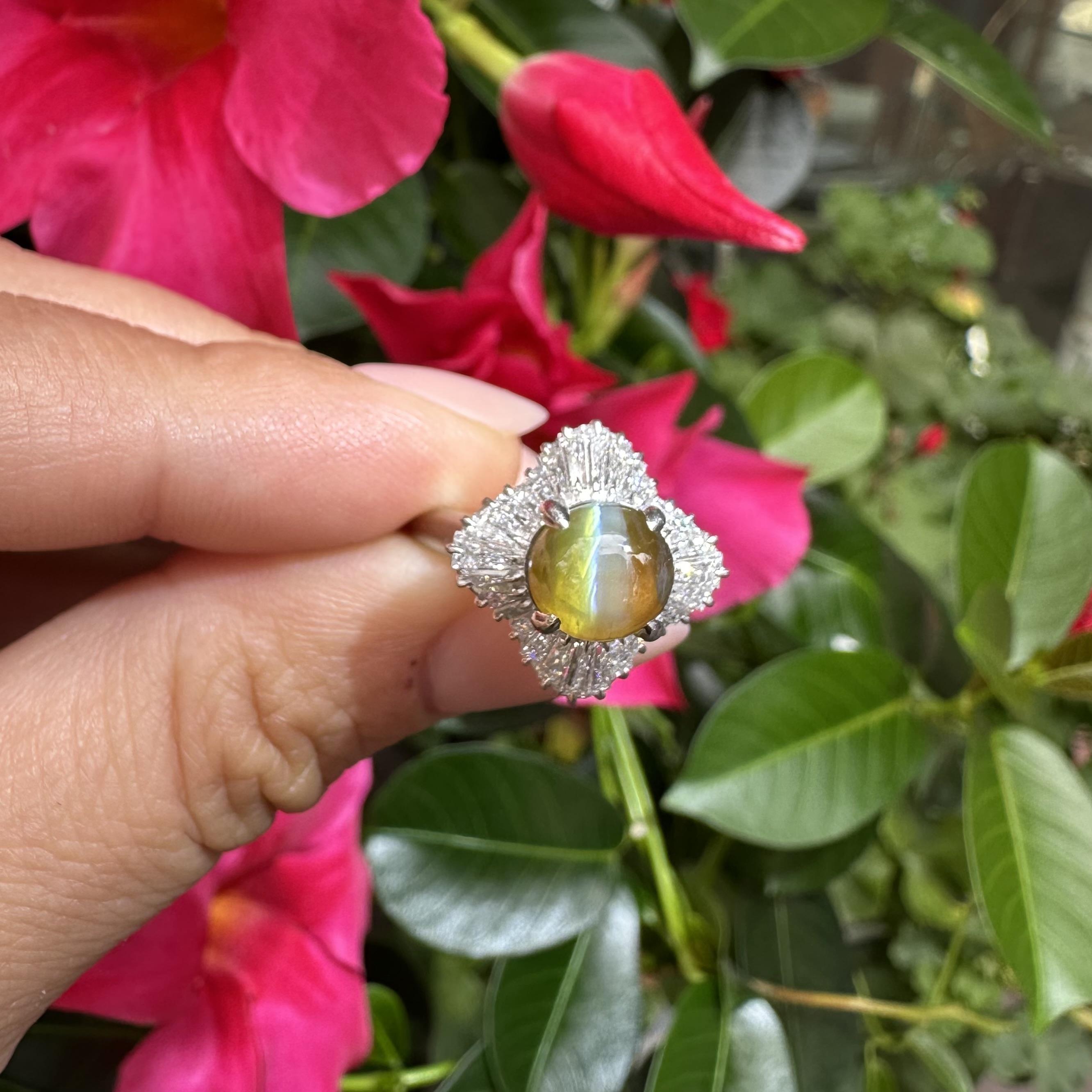 Anillo Bailarina Ondulado Cabujón Ojo de Gato con Blanco de Diamante de Platino Vintage de 4,53 ct en venta 11