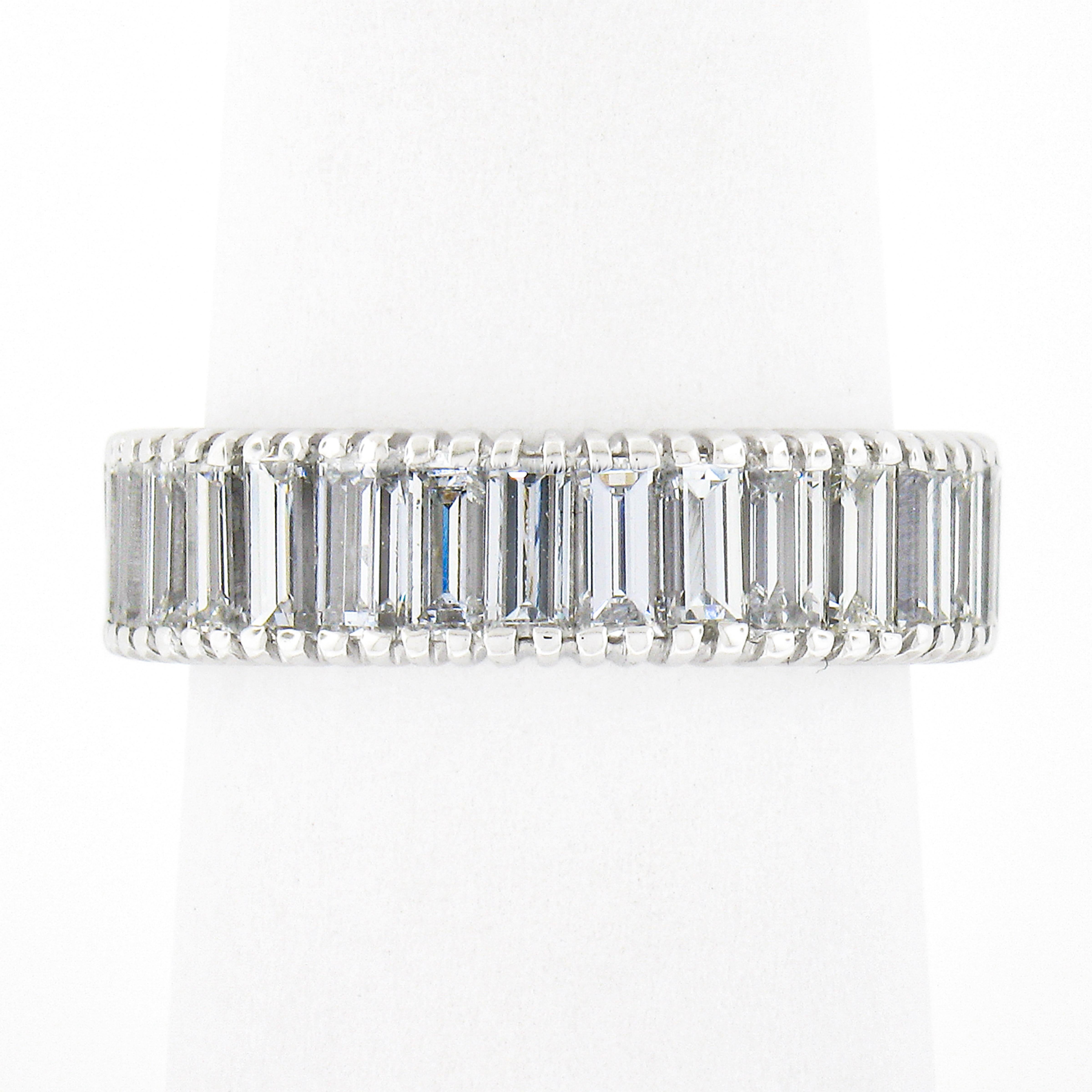 Vintage Platinum 4.60ctw Straight Baguette Prong Set Diamond Eternity Band Ring In Good Condition For Sale In Montclair, NJ