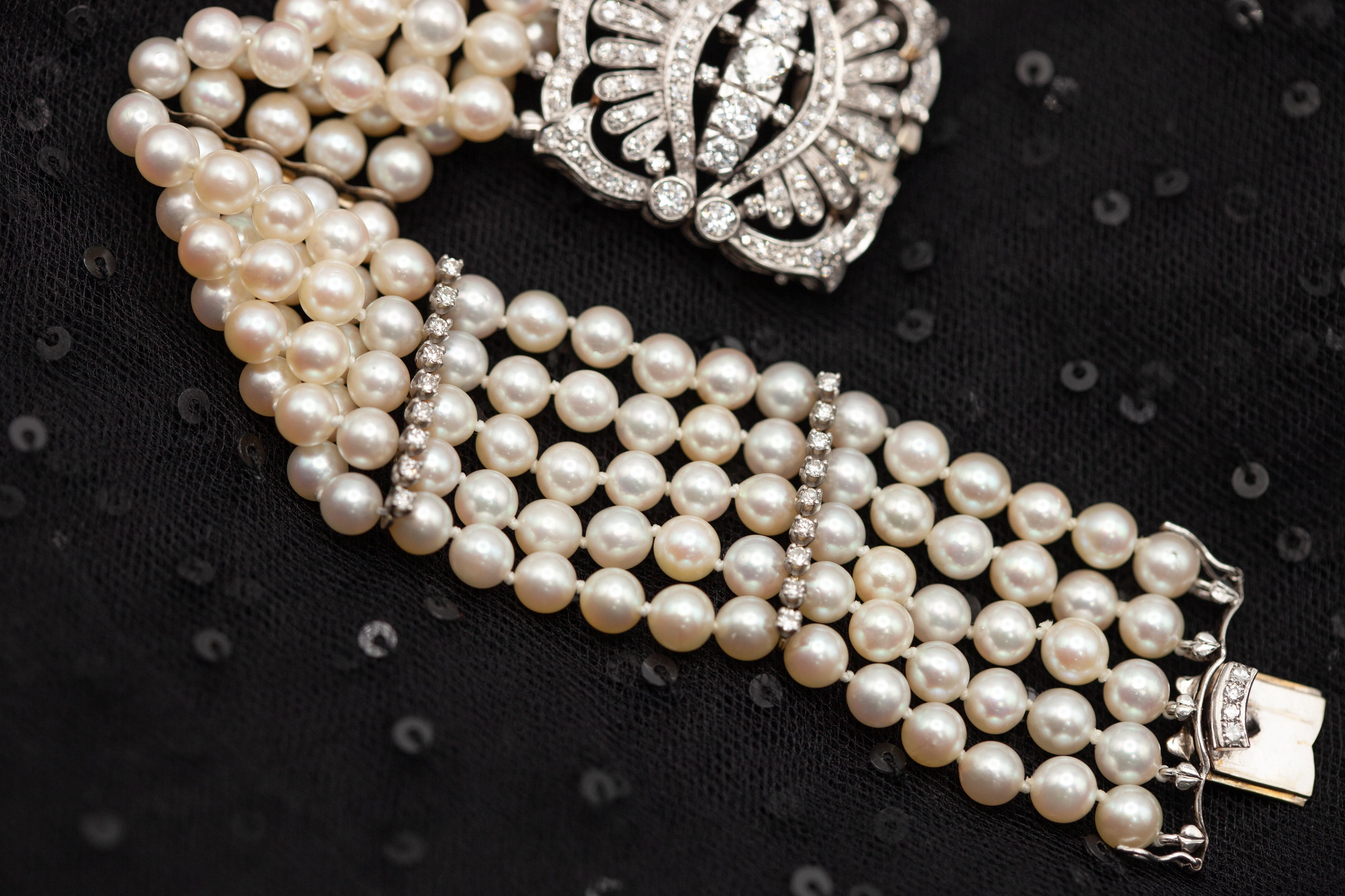 Vintage Platin 5 Karat Diamant Multi Strand Perlenarmband im Zustand „Hervorragend“ im Angebot in New York, NY