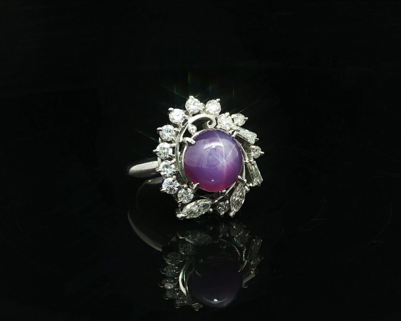 Anello vintage in platino con rubino rotondo cabochon e diamanti da 5,07 ct. in vendita 5
