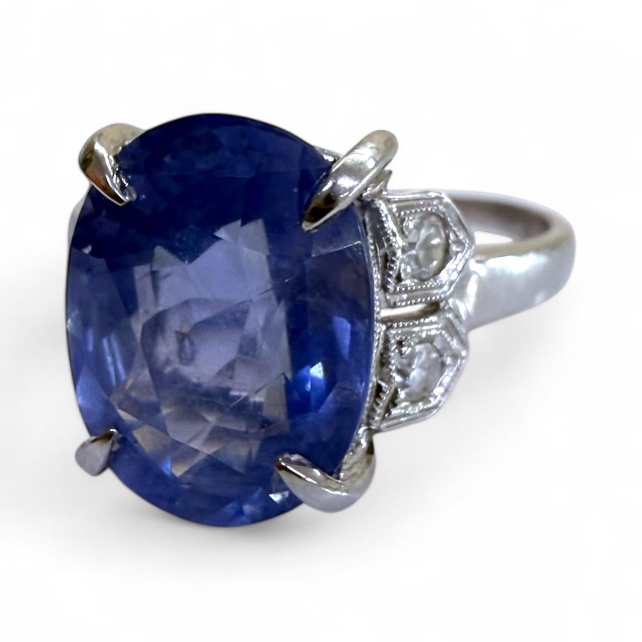 Anillo vintage de platino con zafiro de Ceilán de 5,11 quilates GIA sin calor en venta 1