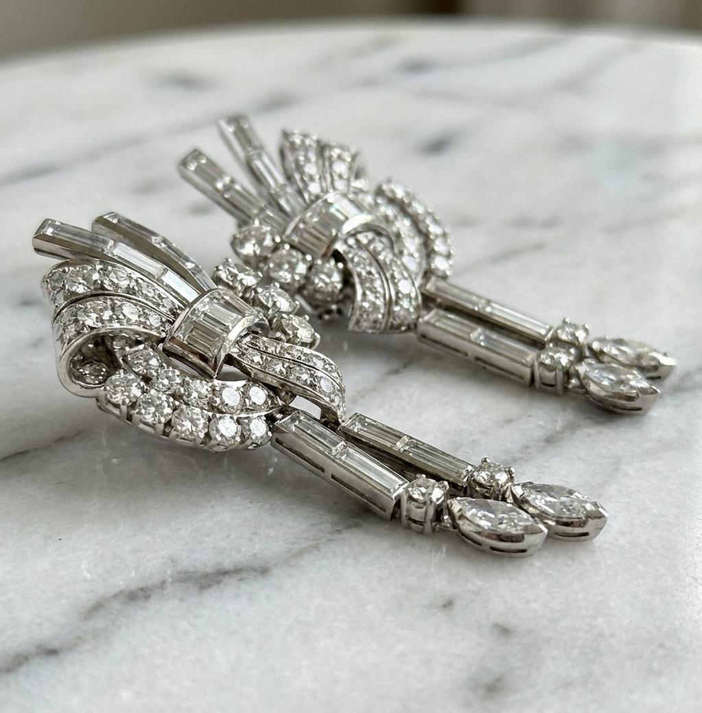 Pendientes colgantes vintage de platino con diamantes VS de 6,28 quilates, certificados Corte redondo en venta