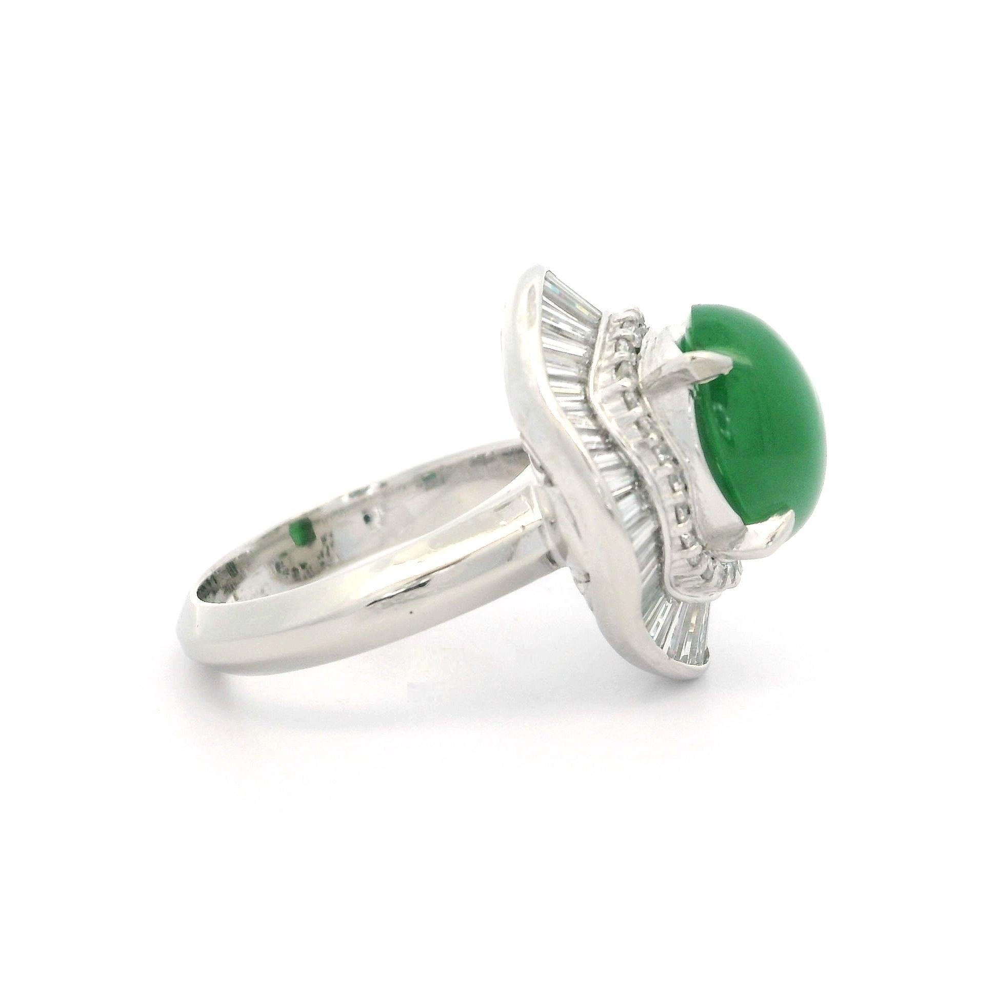 Women's Vintage Platinum 6.39ctw Omphacite Jade & Diamond Ballerina Cocktail Ring For Sale