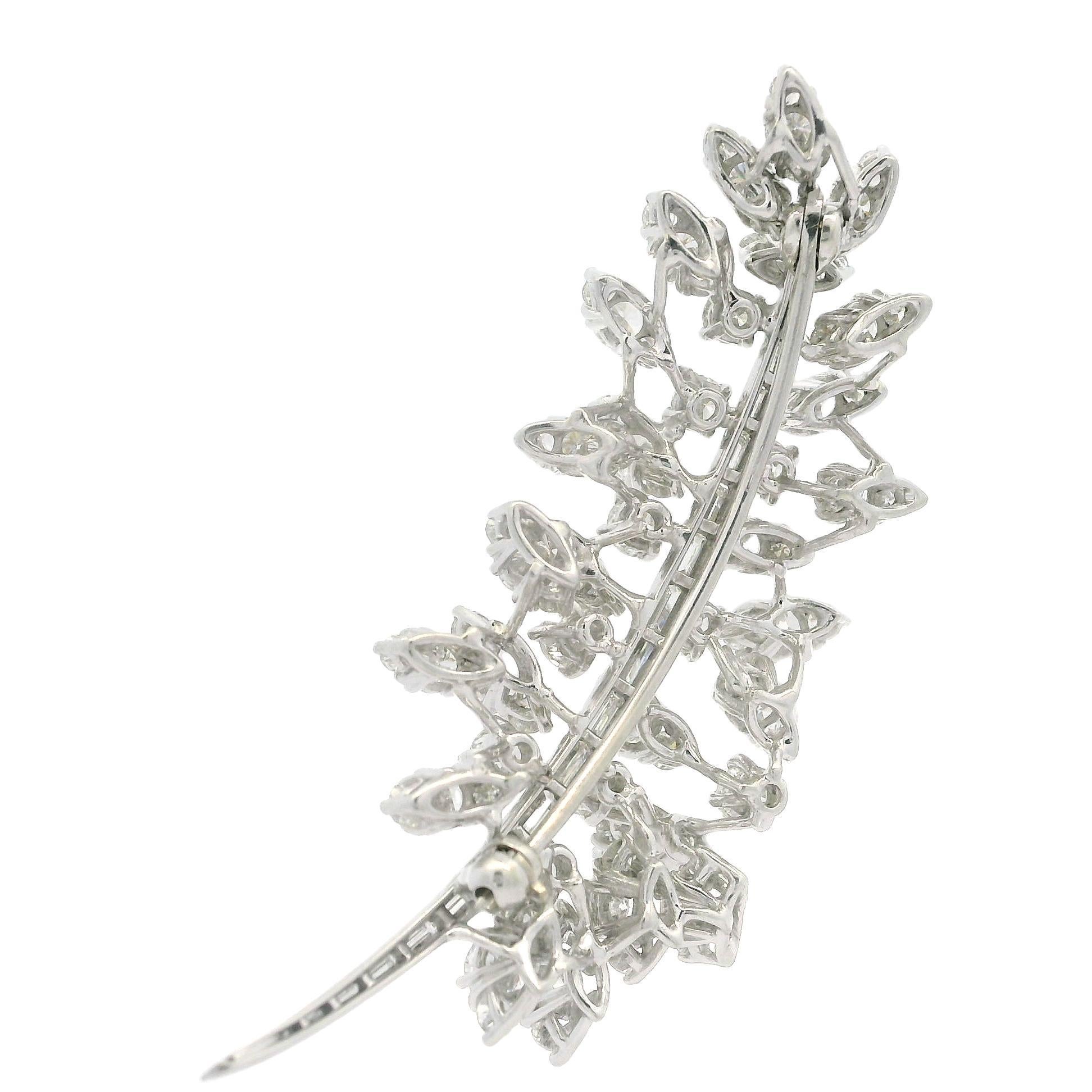 Vintage Platinum 7.50ctw Baguette & Round Diamond Cluster Leaf Floral Pin Brooch For Sale 5