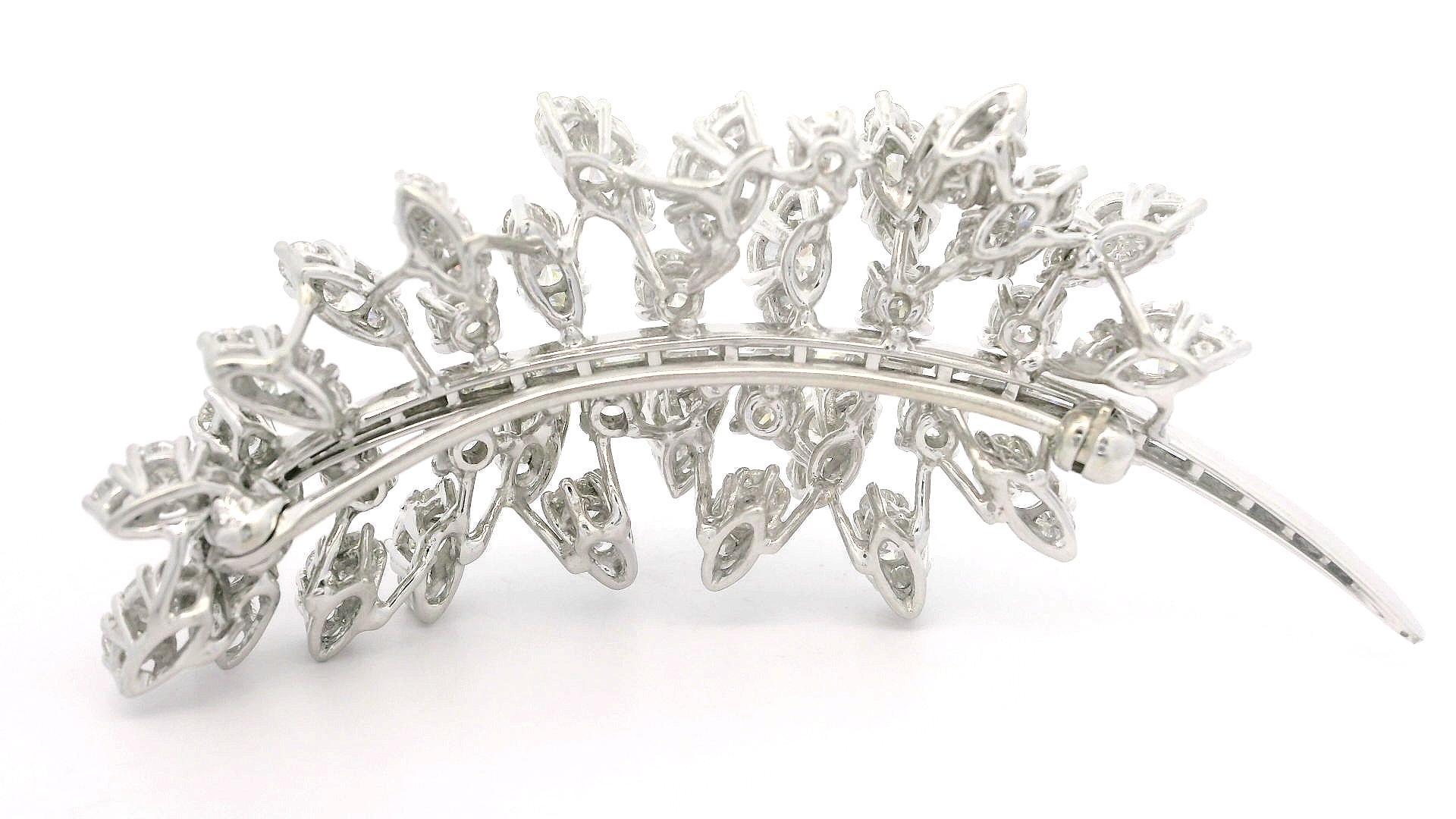 Vintage Platinum 7.50ctw Baguette & Round Diamond Cluster Leaf Floral Pin Brooch For Sale 8