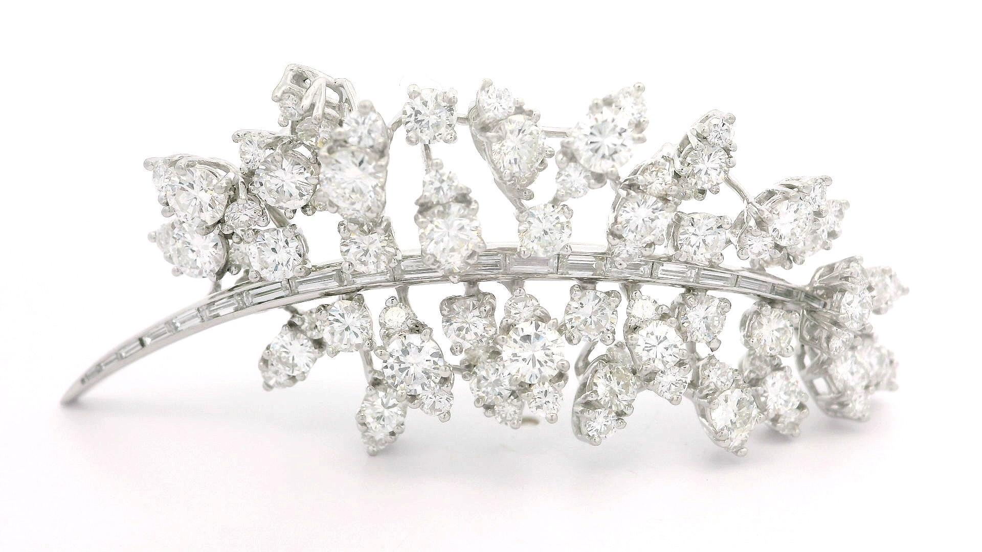 Vintage Platinum 7.50ctw Baguette & Round Diamond Cluster Leaf Floral Pin Brooch For Sale 9