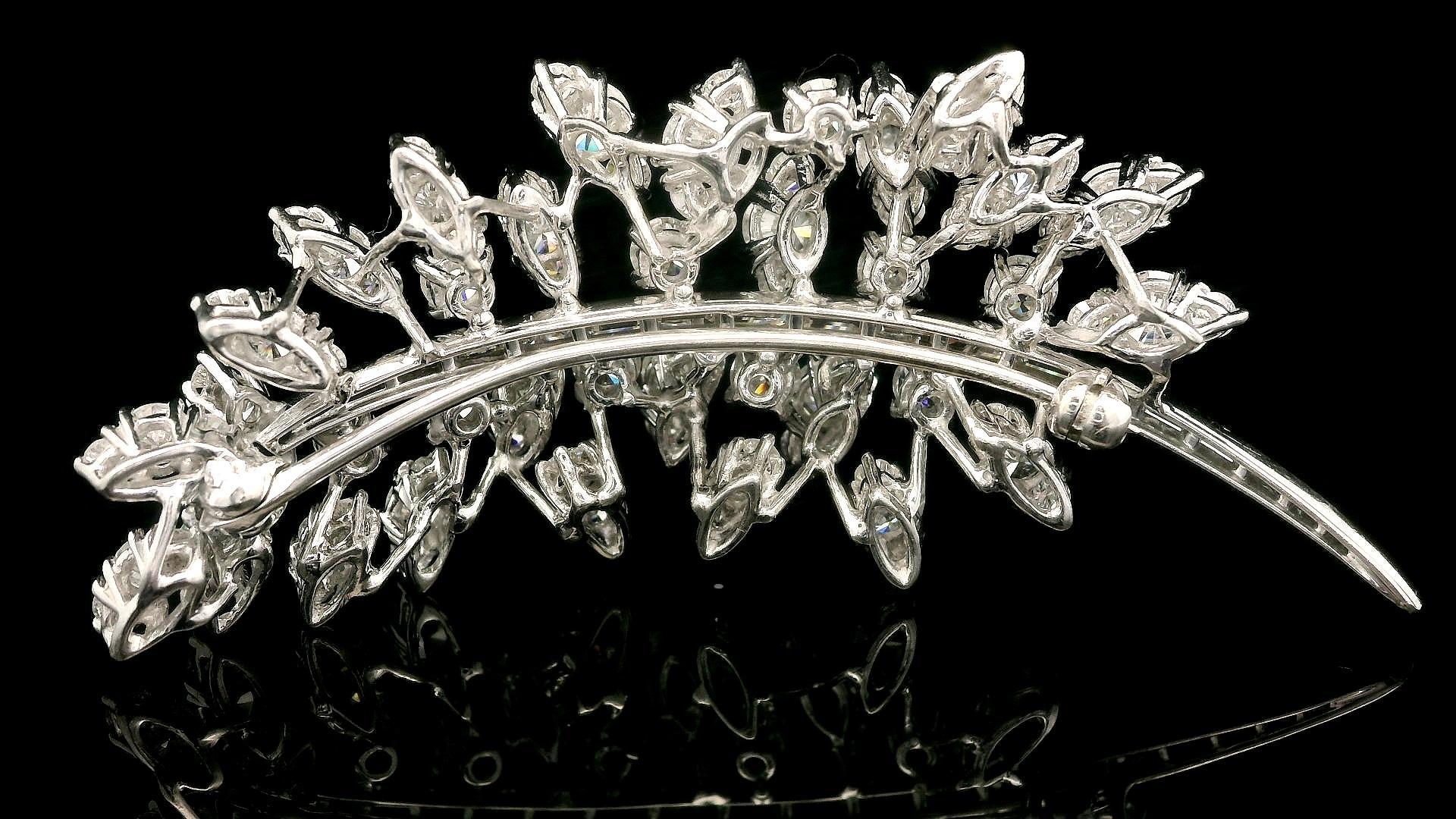 Women's Vintage Platinum 7.50ctw Baguette & Round Diamond Cluster Leaf Floral Pin Brooch For Sale