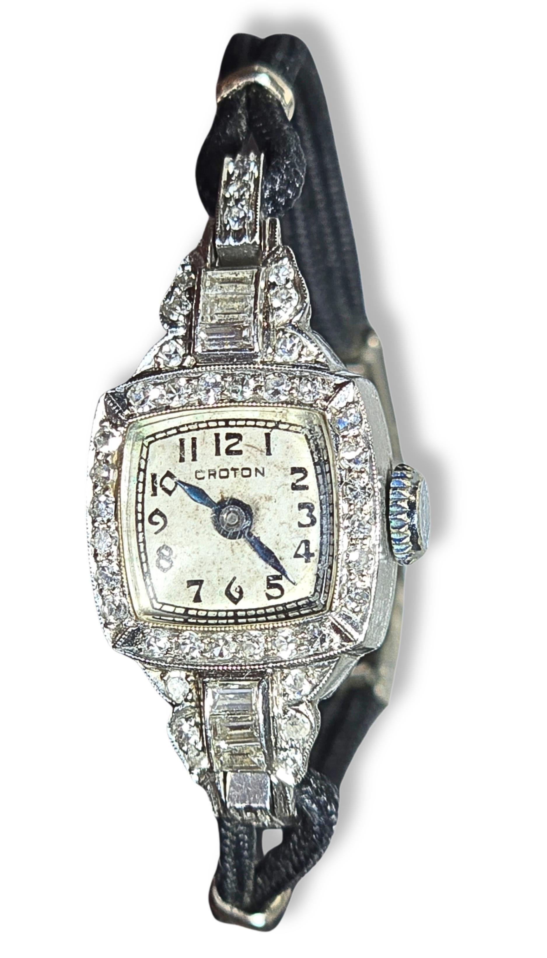 Vintage - Platin 950 & natürlicher Diamant - Croton Damenuhr


Marke: Croton 
Uhrentyp: Damen
Anzeige: Analog
Uhrwerk: Quarz
Gehäuse MATERIAL: Platin
MATERIAL der Lünette: Platin
Sellers-Garantie: Ja (1 Jahr)
Merkmale: 100% authentisch 
Bandfarbe: