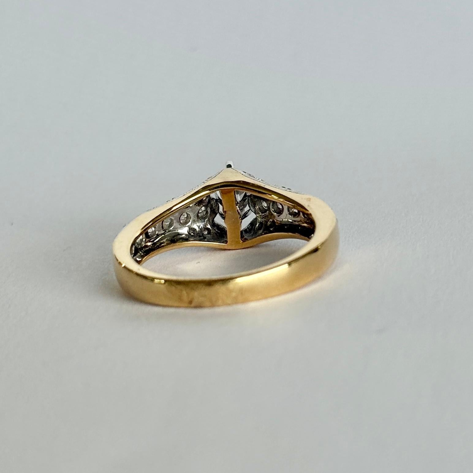 Vintage Platinum and 14 Carat Yellow Gold Marquise Diamond Solitaire (Marquiseschliff) im Angebot