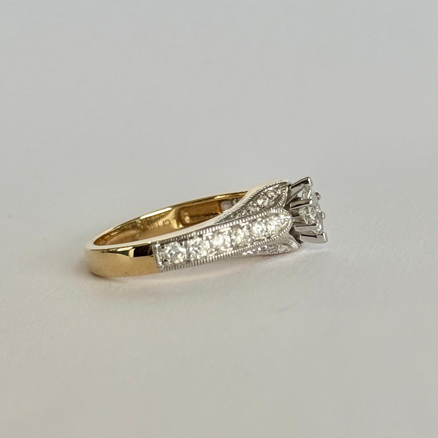 Vintage Platinum and 14 Carat Yellow Gold Marquise Diamond Solitaire im Zustand „Gut“ im Angebot in Chipping Campden, GB