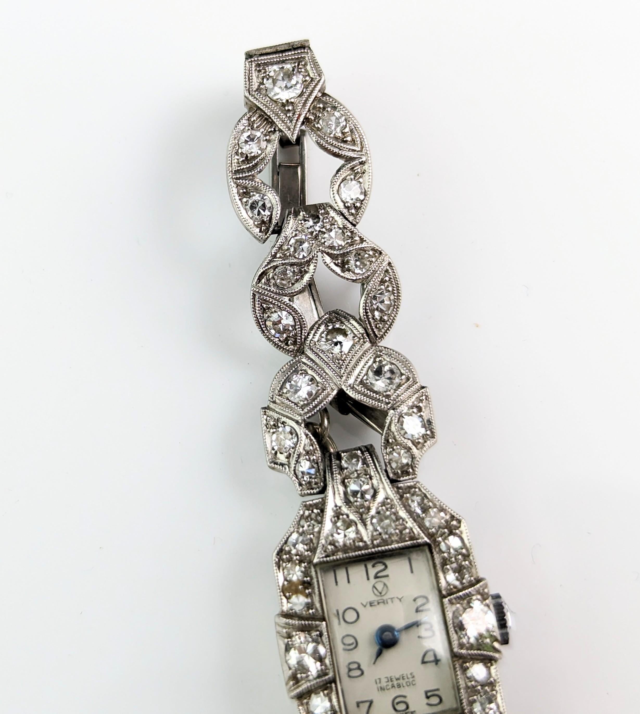 Montre cocktail vintage en platine et diamants, montre-bracelet pour dames  en vente 6