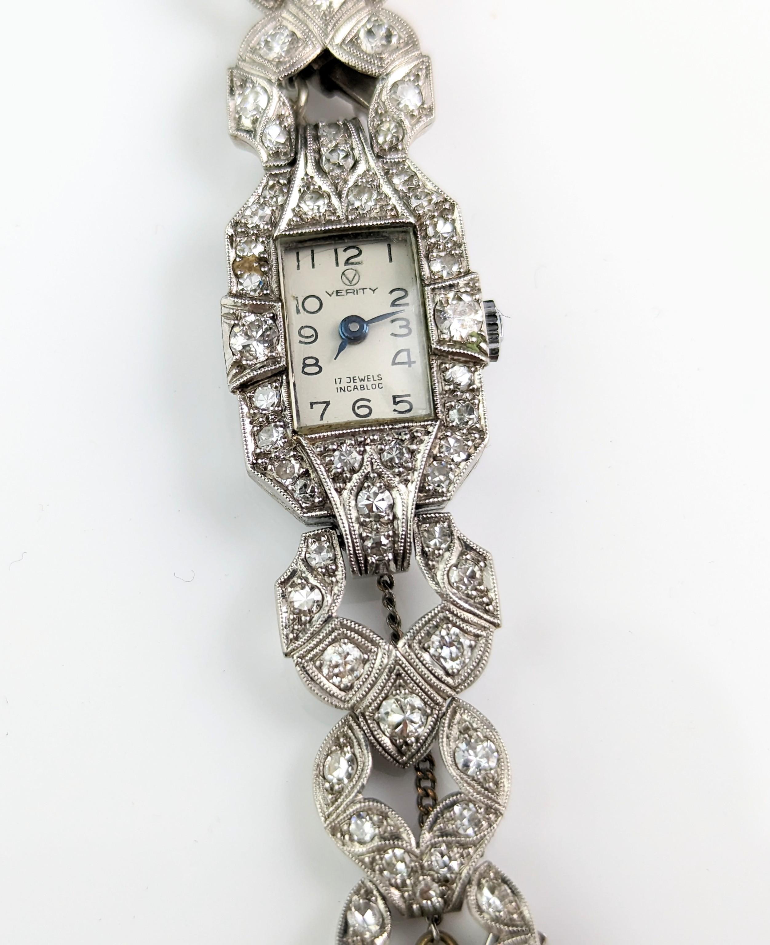 Montre cocktail vintage en platine et diamants, montre-bracelet pour dames  en vente 7