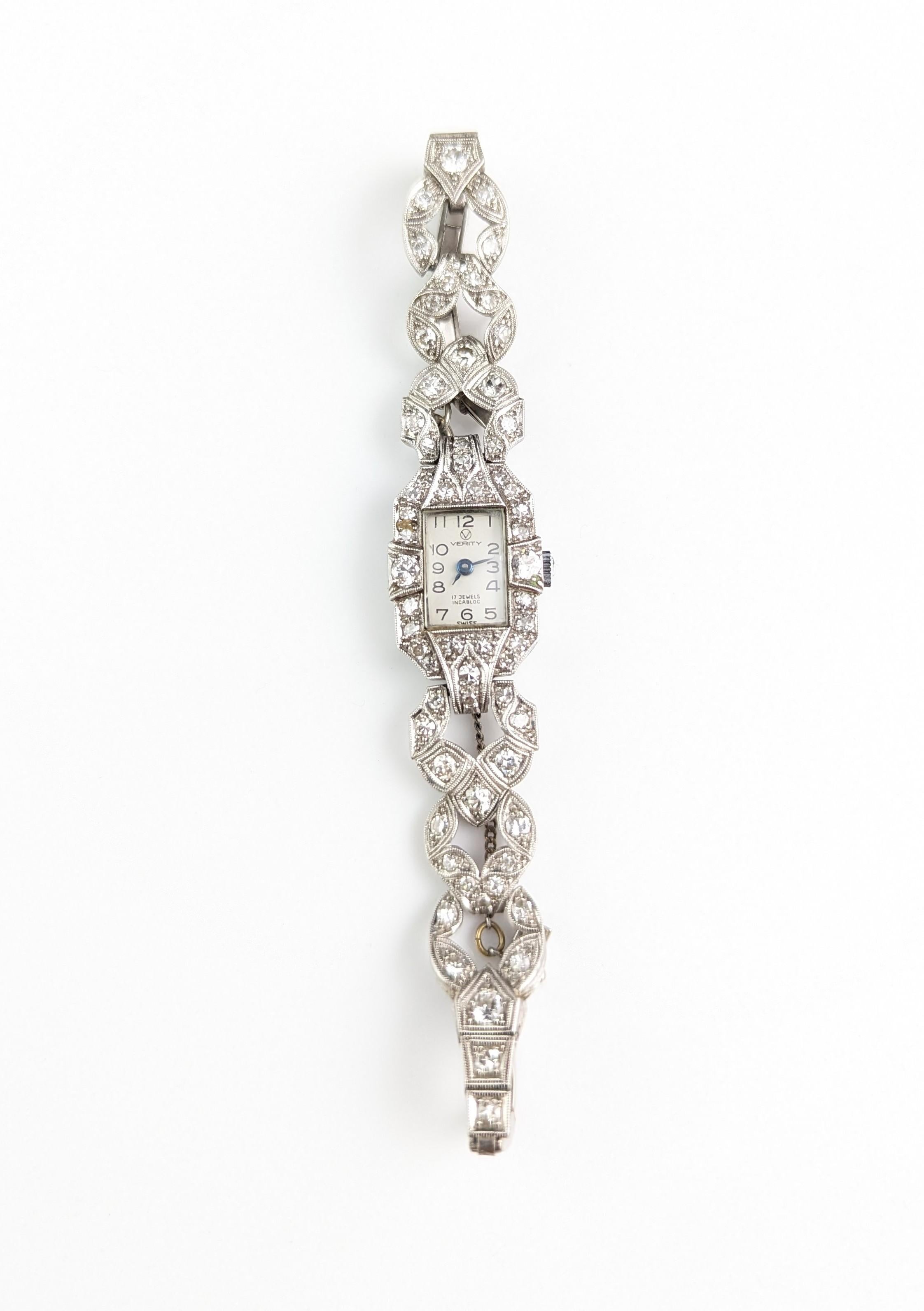Montre cocktail vintage en platine et diamants, montre-bracelet pour dames  en vente 9