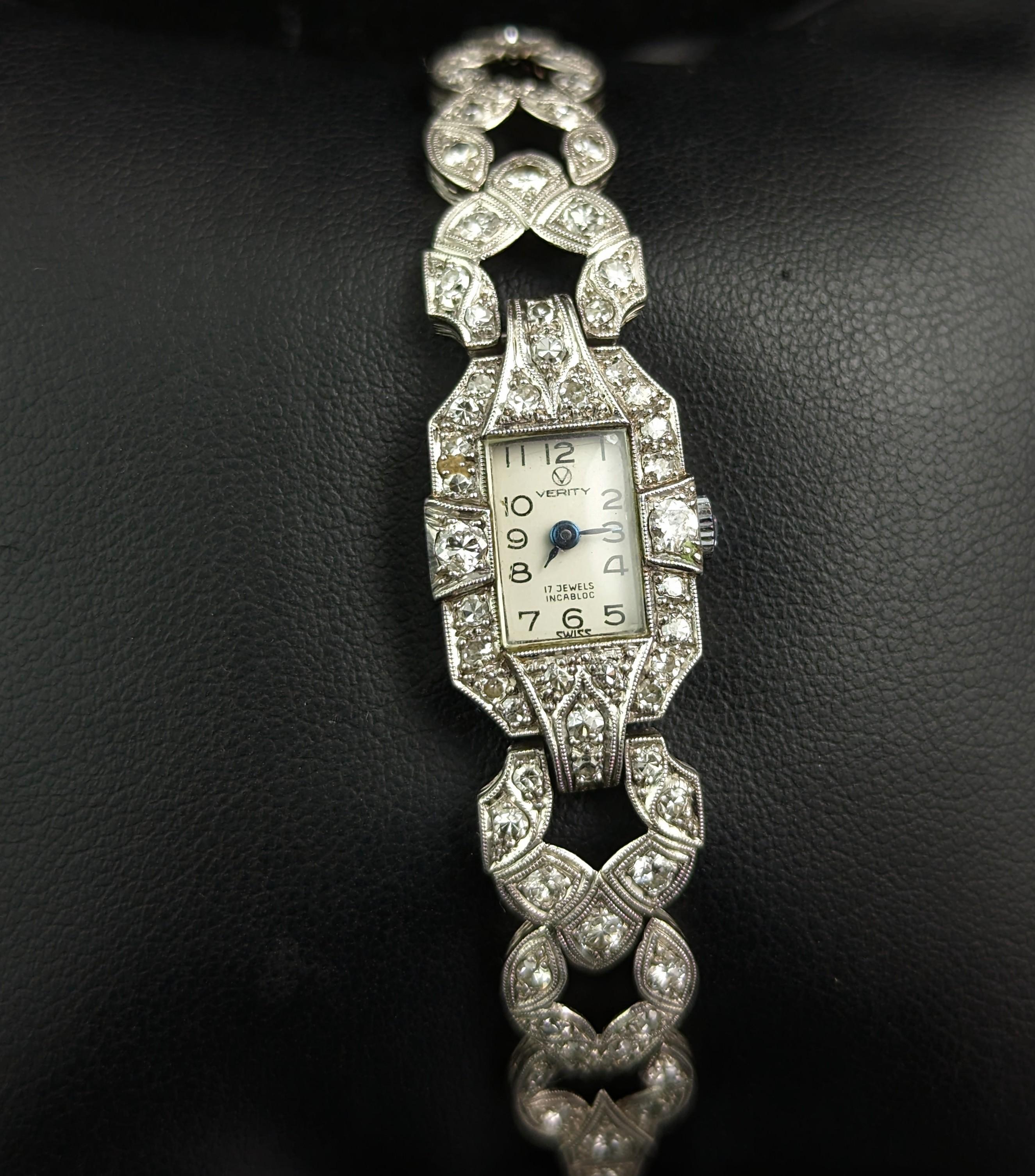 Montre cocktail vintage en platine et diamants, montre-bracelet pour dames  en vente 3