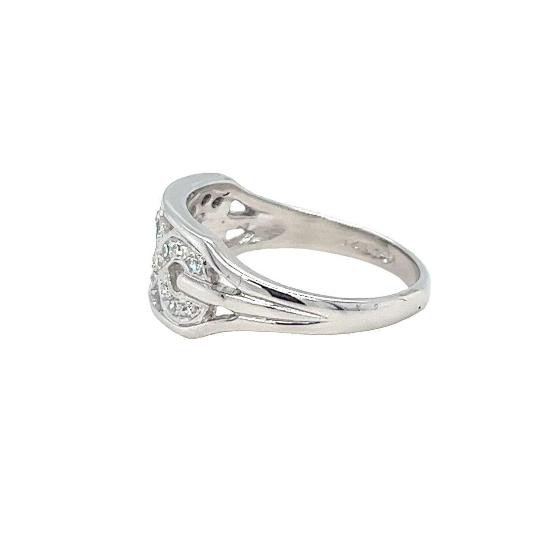 Breites Vintage-Ring aus Platin und Diamanten mit Ausschnitt im Cut Out-Design für Damen oder Herren im Angebot
