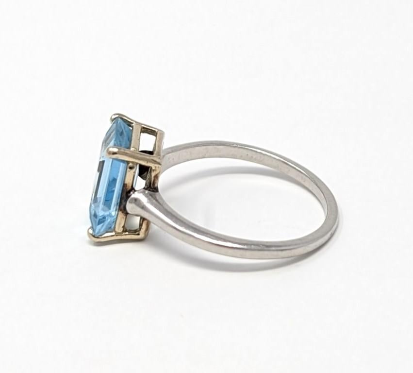 Vintage Platin Aquamarin Ring Solitär Signiert 10% Irid Platin US Gr. 7,5 (Smaragdschliff) im Angebot