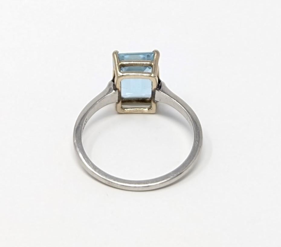 Vintage Platin Aquamarin Ring Solitär Signiert 10% Irid Platin US Gr. 7,5 im Zustand „Gut“ im Angebot in Greer, SC