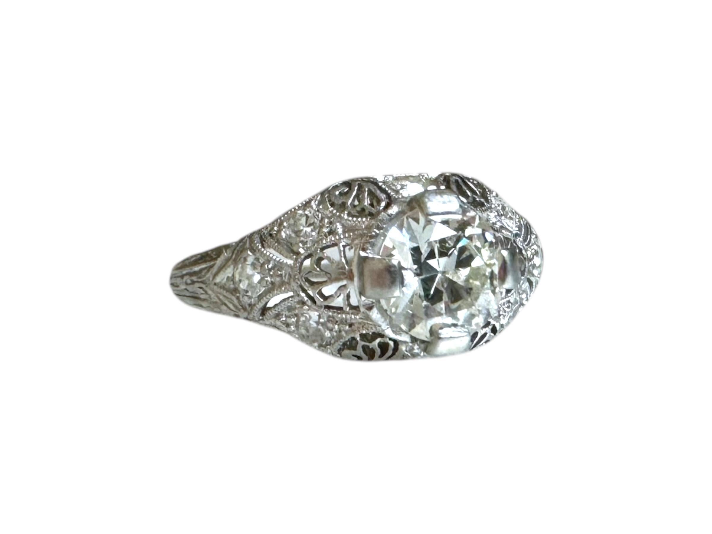 Anillo vintage de platino Art Déco con diamantes talla europea antigua de 0,66 quilates en Excelente estado para la venta en Montgomery, AL
