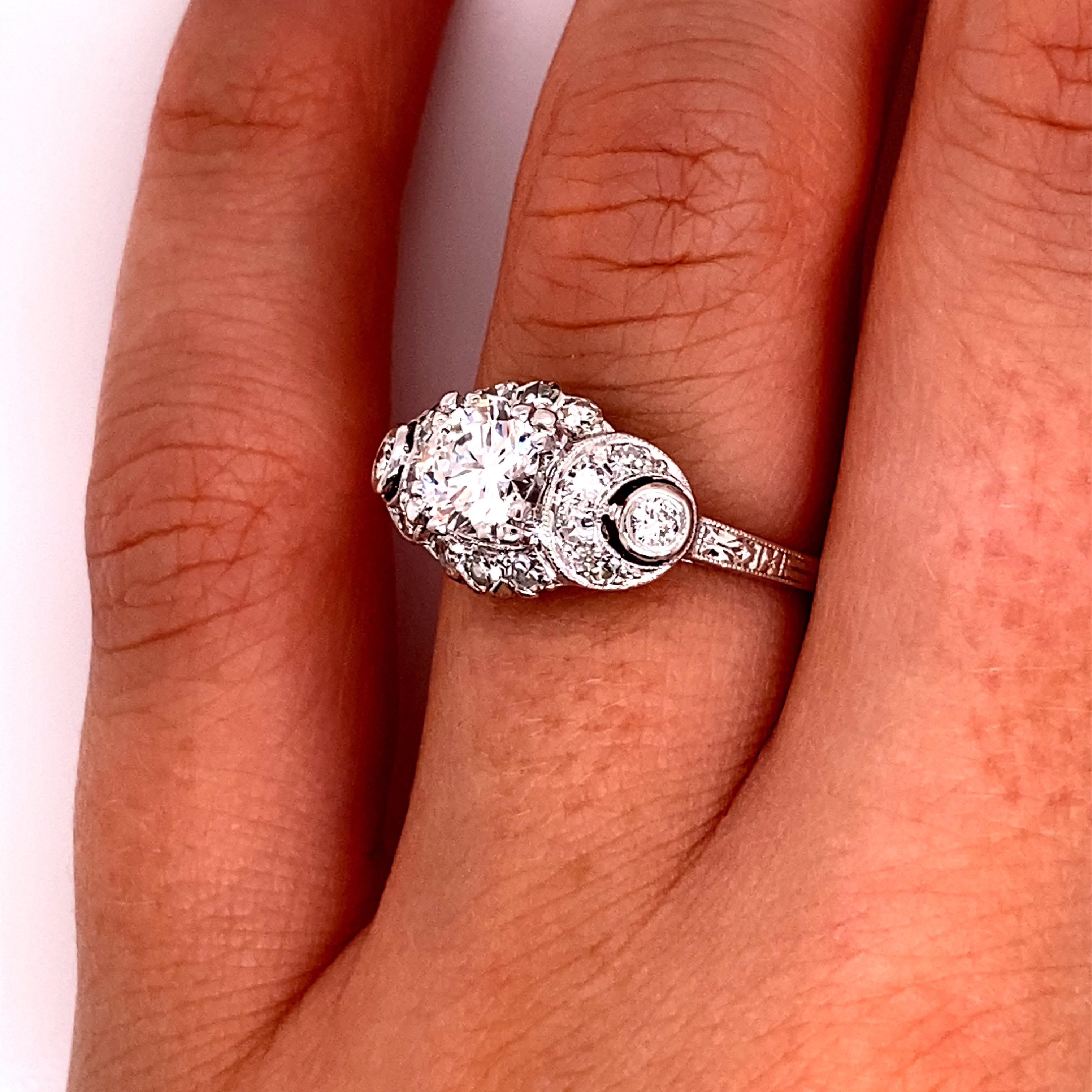 Anello di platino vintage Art Deco con diamante da 0,63 carati in vendita 7