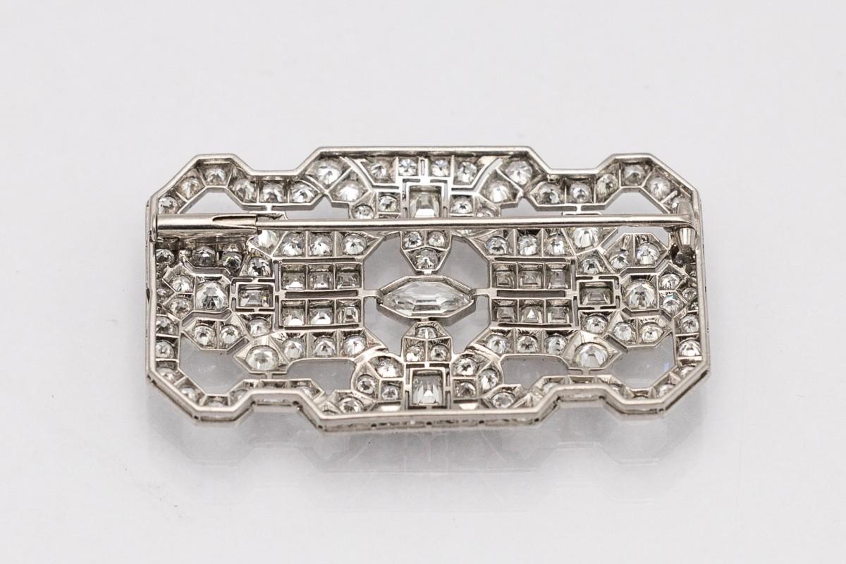 Vintage Platinum Art Deco brooch, France, 1930s.  In Good Condition For Sale In Chorzów, PL