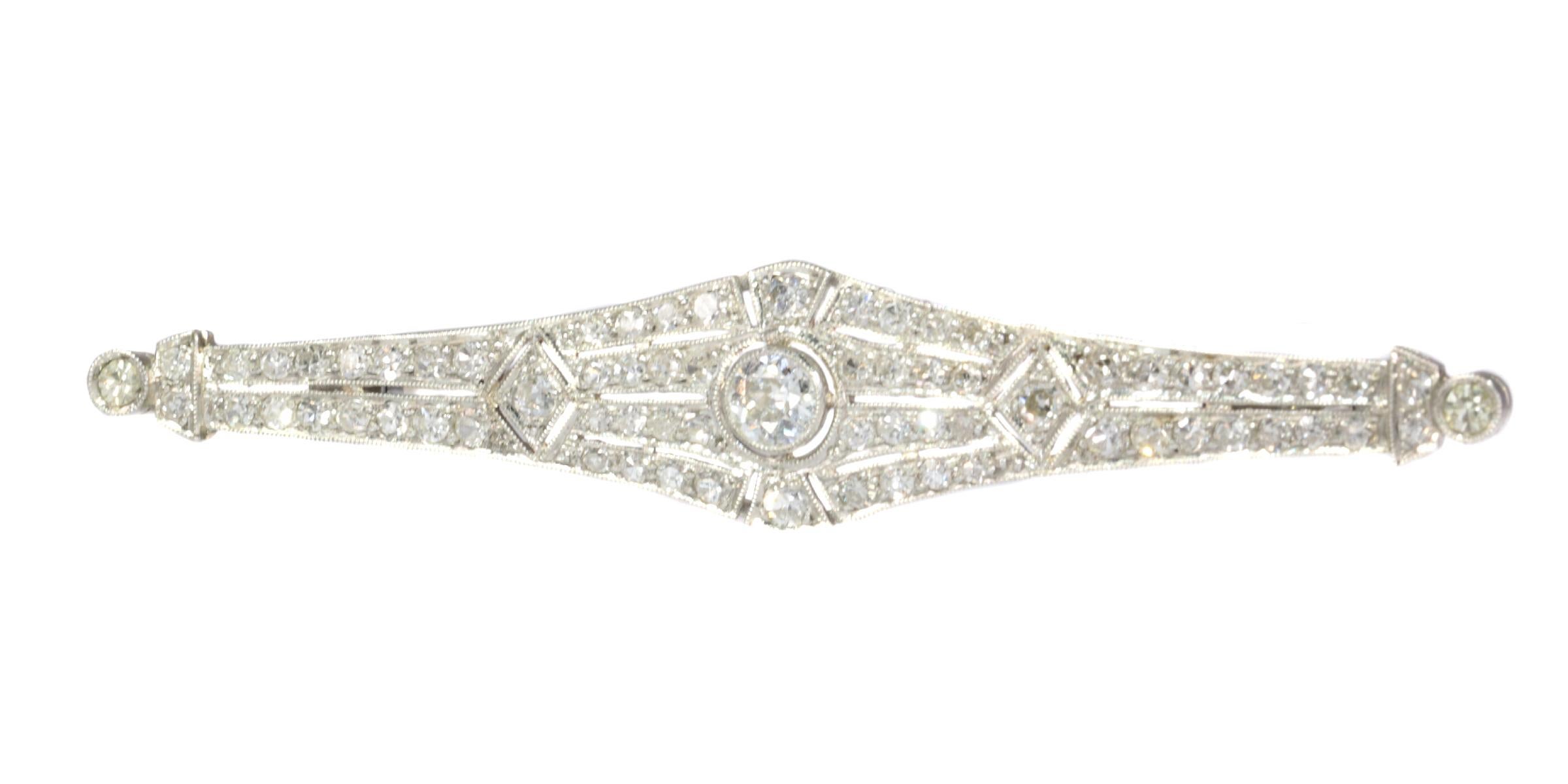 Vintage Platinum Art Deco Diamond Bar Brooch with 71 Diamonds, 1930s In Excellent Condition For Sale In Antwerp, BE