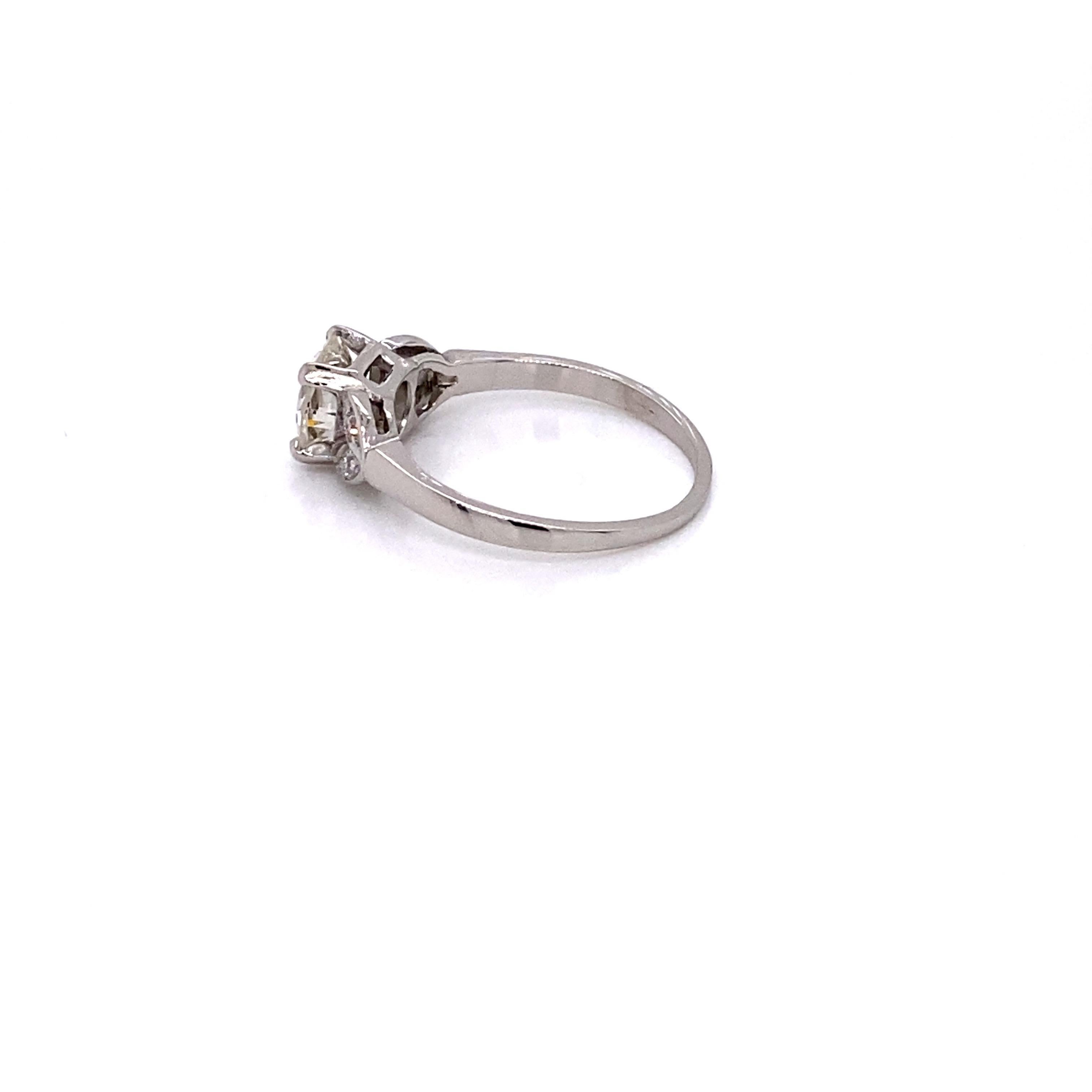 Vintage Platinum Art Deco Diamond Engagement Ring 1.01 Carat with Diamond Leafs For Sale 3