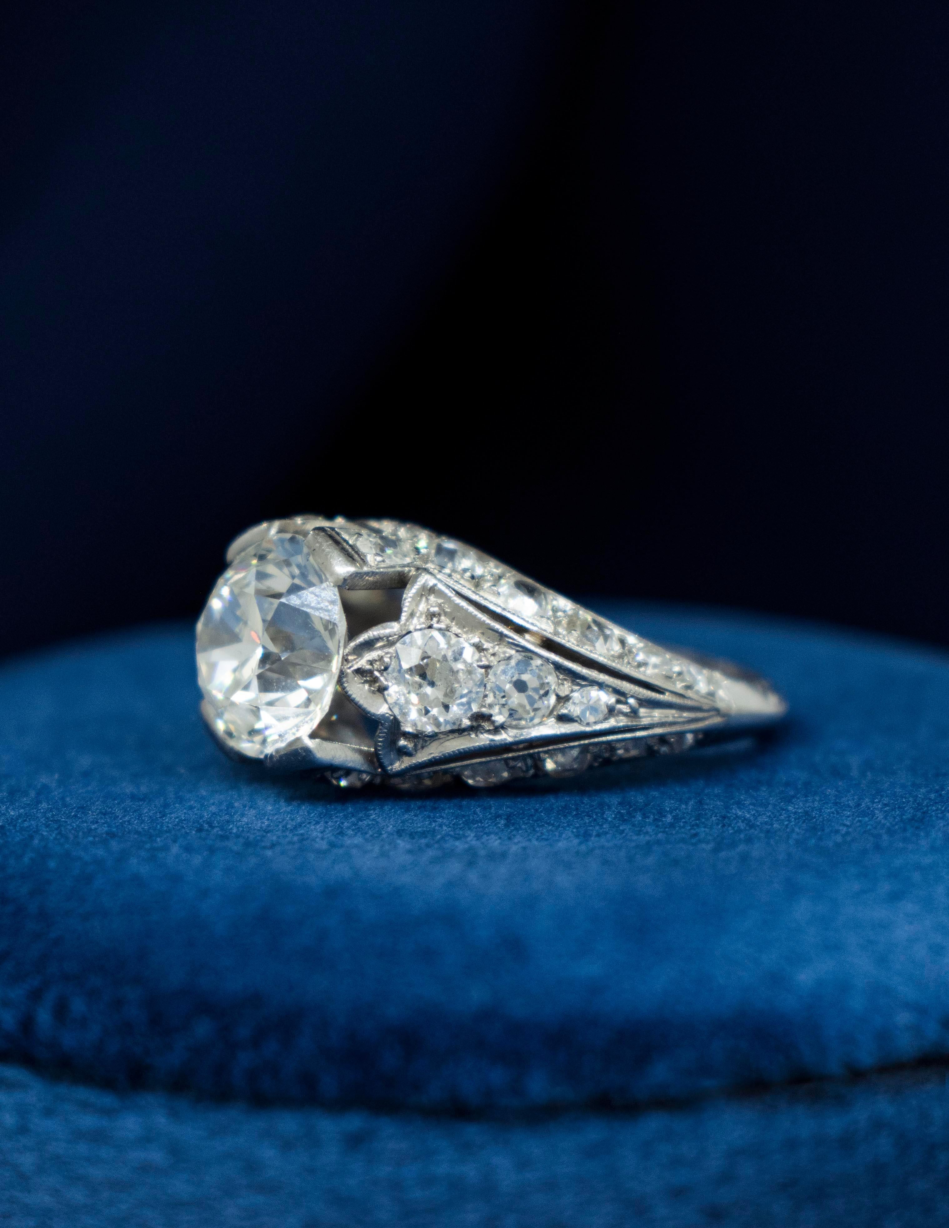 Women's Vintage Platinum Art Deco Diamond Ring with 2.50 carats European Cut Diamond For Sale