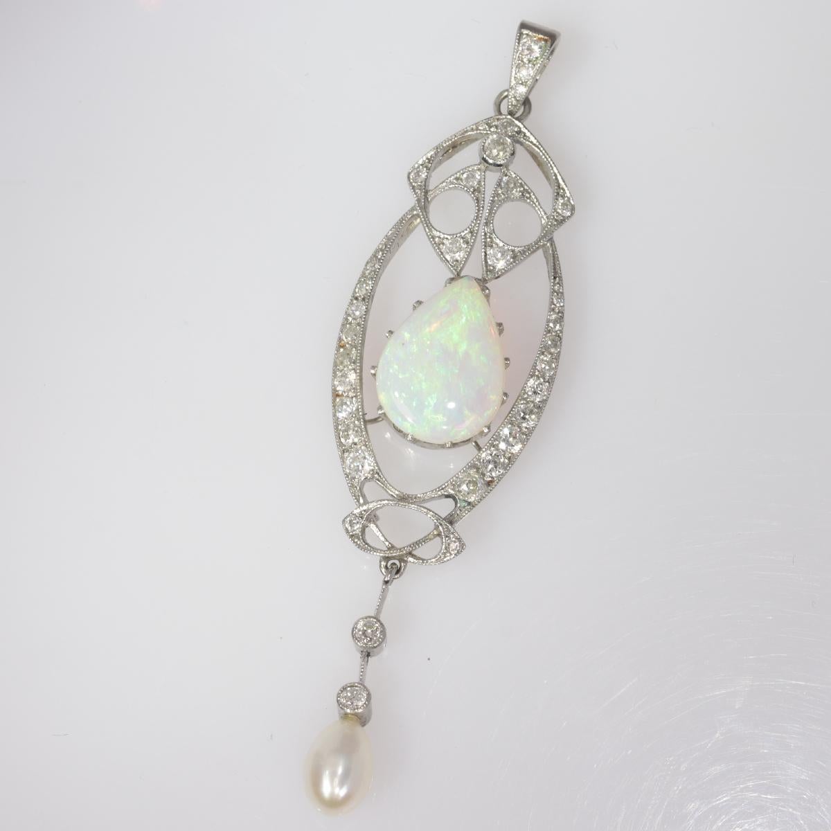 Vintage Platinum Art Nouveau Pendant with Diamonds and Large Opal, 1910s For Sale 1