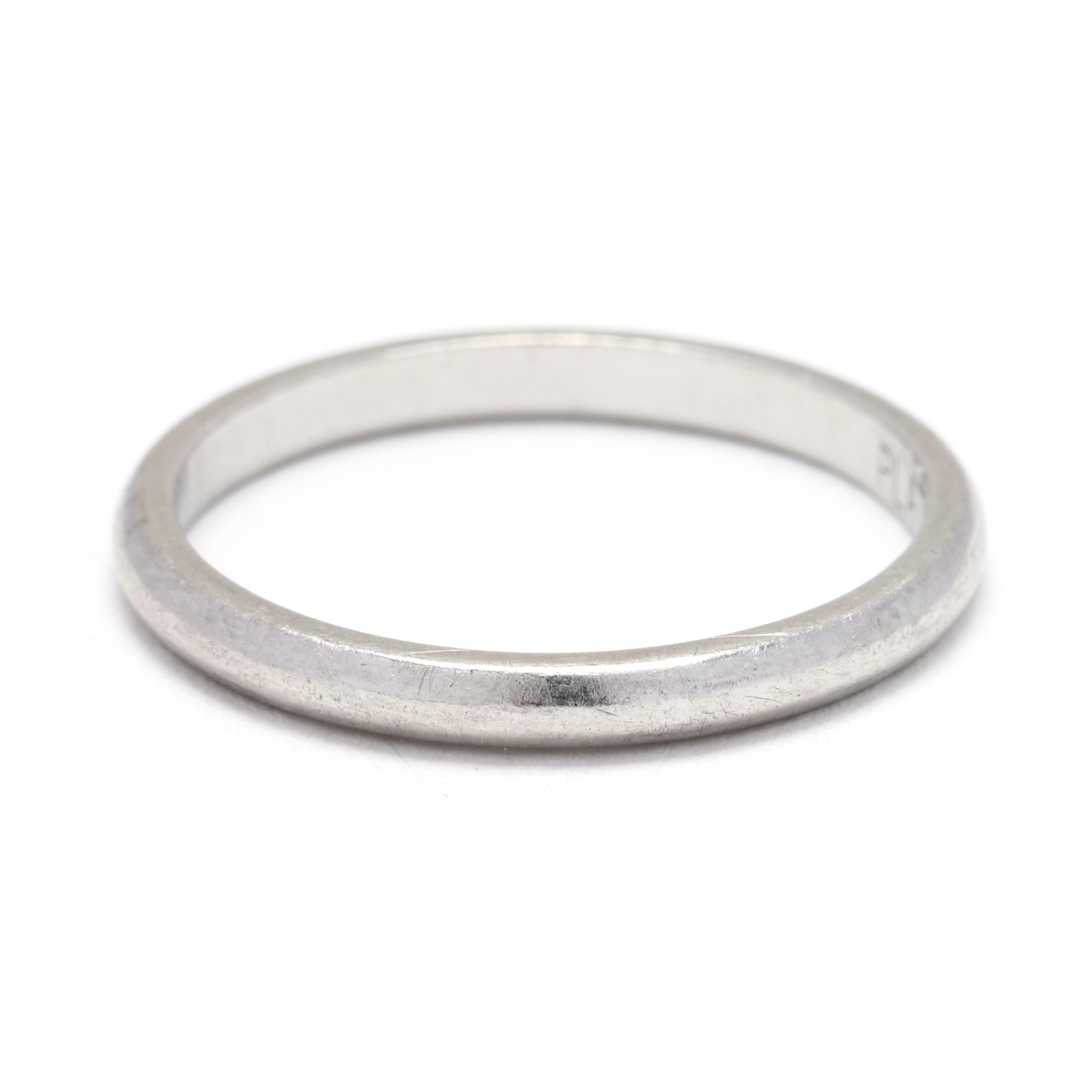 Vintage Platinum Band Ring, Ring Size 5.5, Stackable Ring In Good Condition For Sale In McLeansville, NC