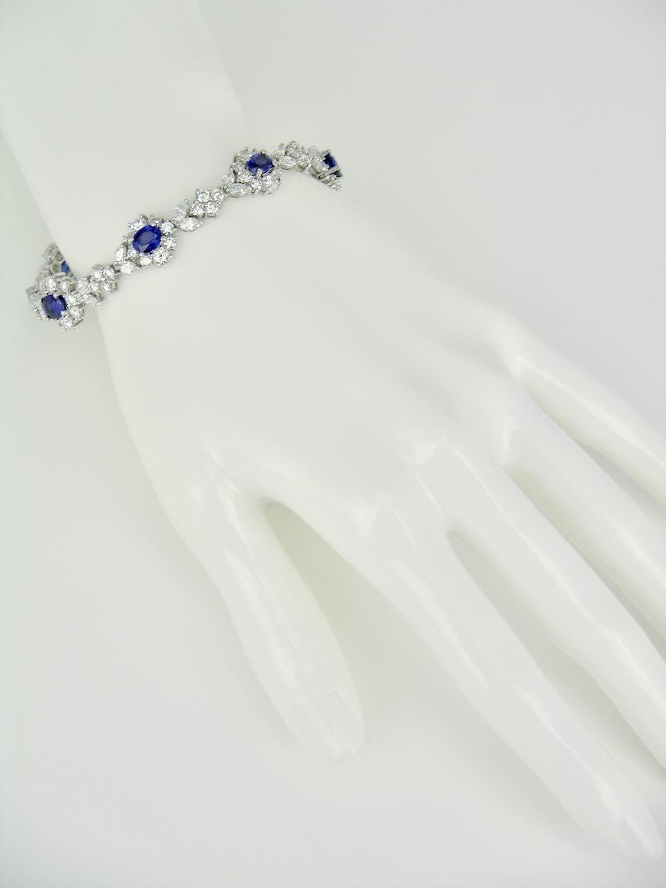 Vintage Platinum Blue Sapphire and Diamond Bracelet Larry Jewelry, 1970s In Good Condition For Sale In Sydney, NSW