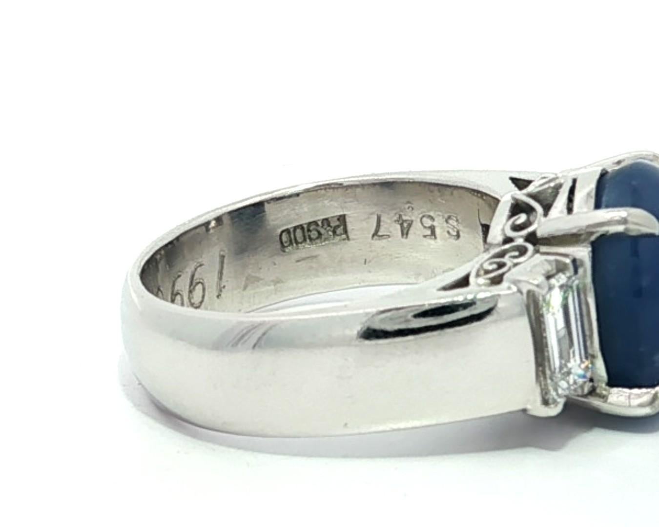 Vintage Platin Blauer Stern Saphir mit Baguette Diamant Akzente Eleganter Ring im Angebot 2