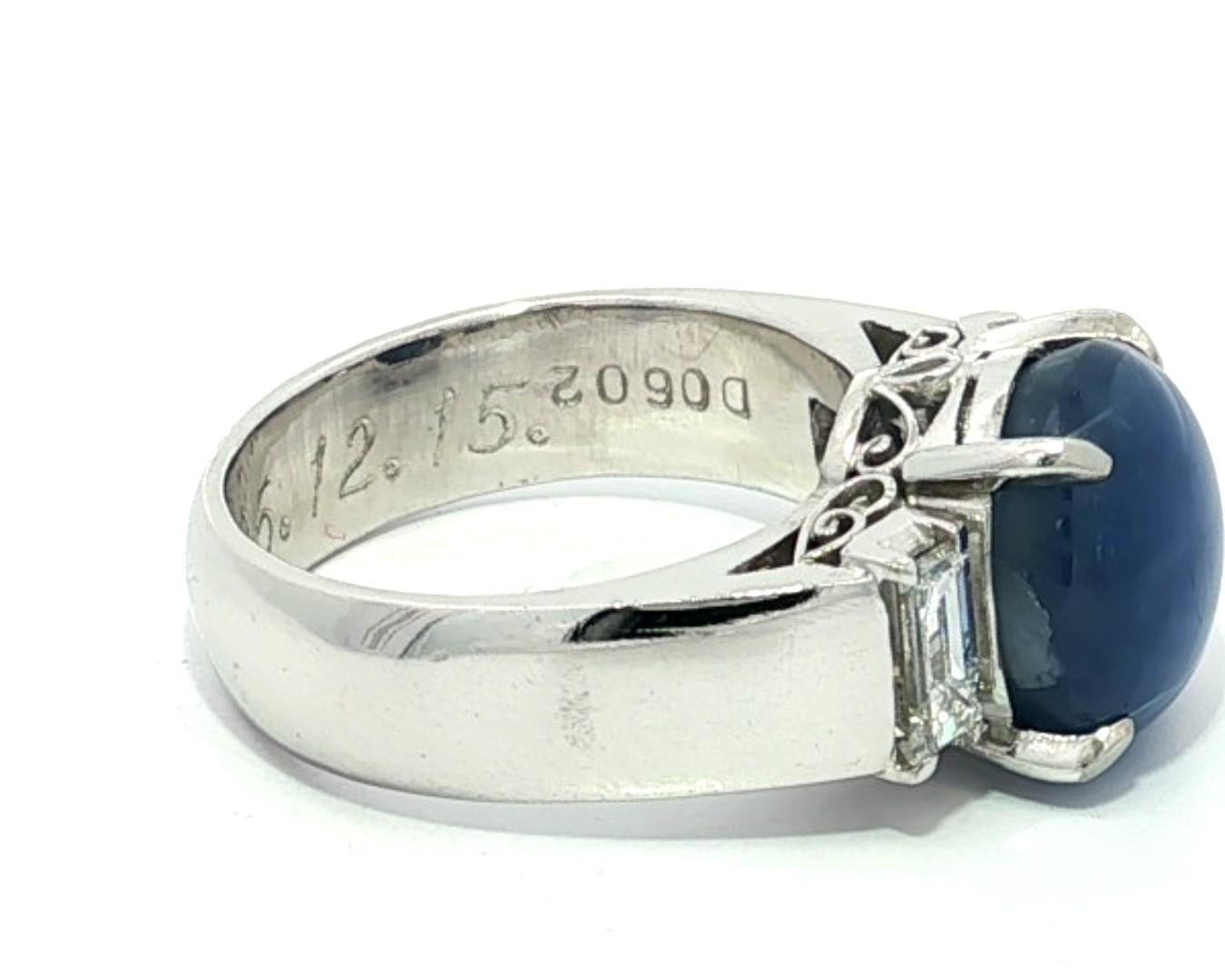 Vintage Platin Blauer Stern Saphir mit Baguette Diamant Akzente Eleganter Ring im Angebot 3