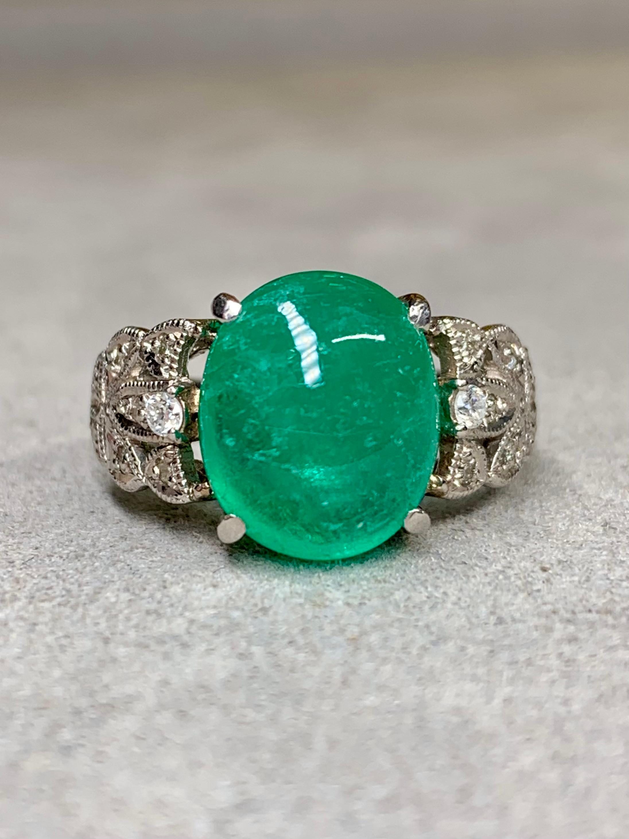 Vintage Platinum Cabochon Colombian Emerald Filigree Diamond Ring 6.96ctw GIA In Good Condition For Sale In Winter Springs, FL