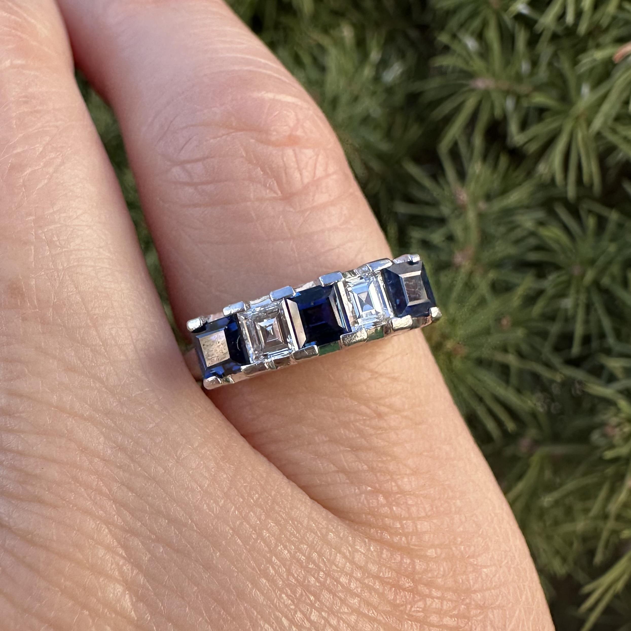 Anello vintage in platino Carrs con diamanti e zaffiri a fascia alta misura 4,5 in vendita 7