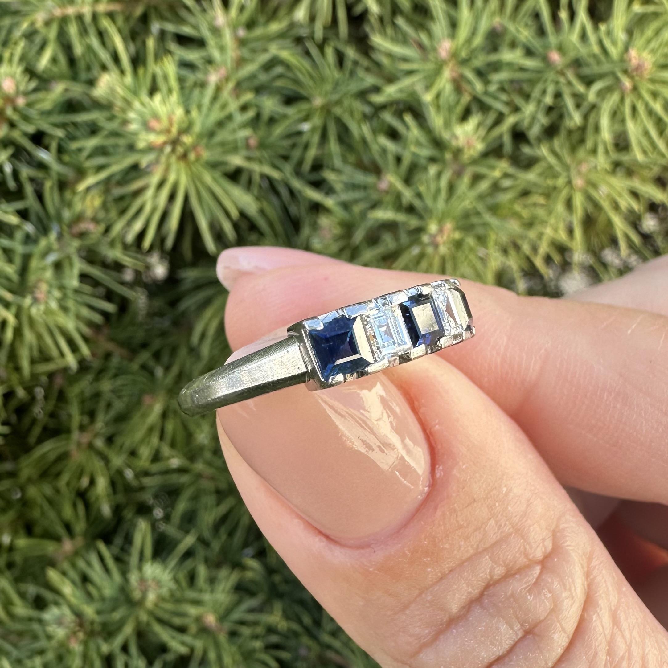 Anello vintage in platino Carrs con diamanti e zaffiri a fascia alta misura 4,5 in vendita 10